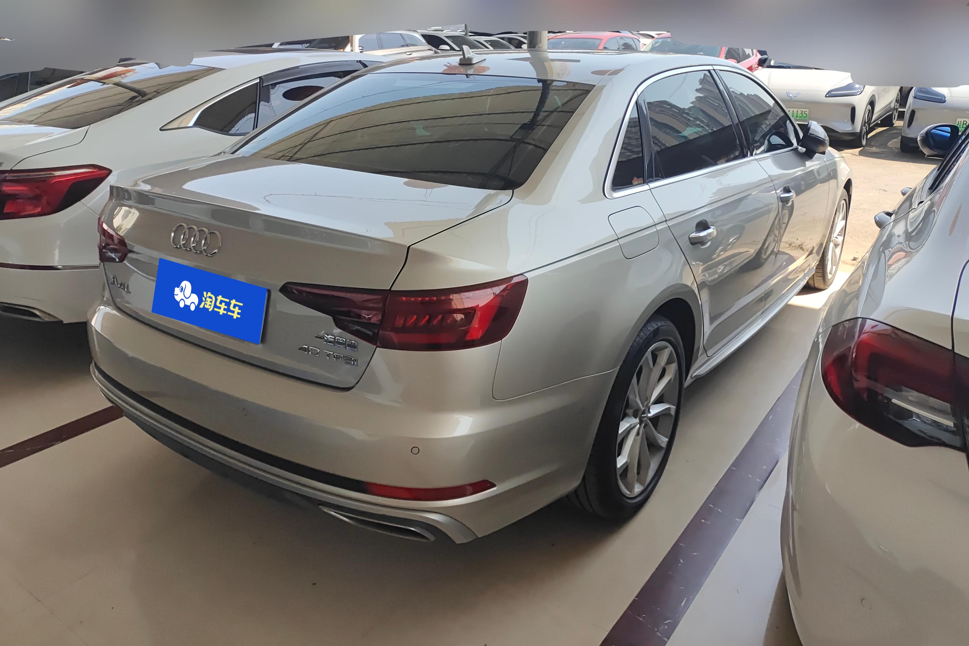 奥迪A4L 2019款 2.0T 自动 时尚型 (国Ⅵ) 