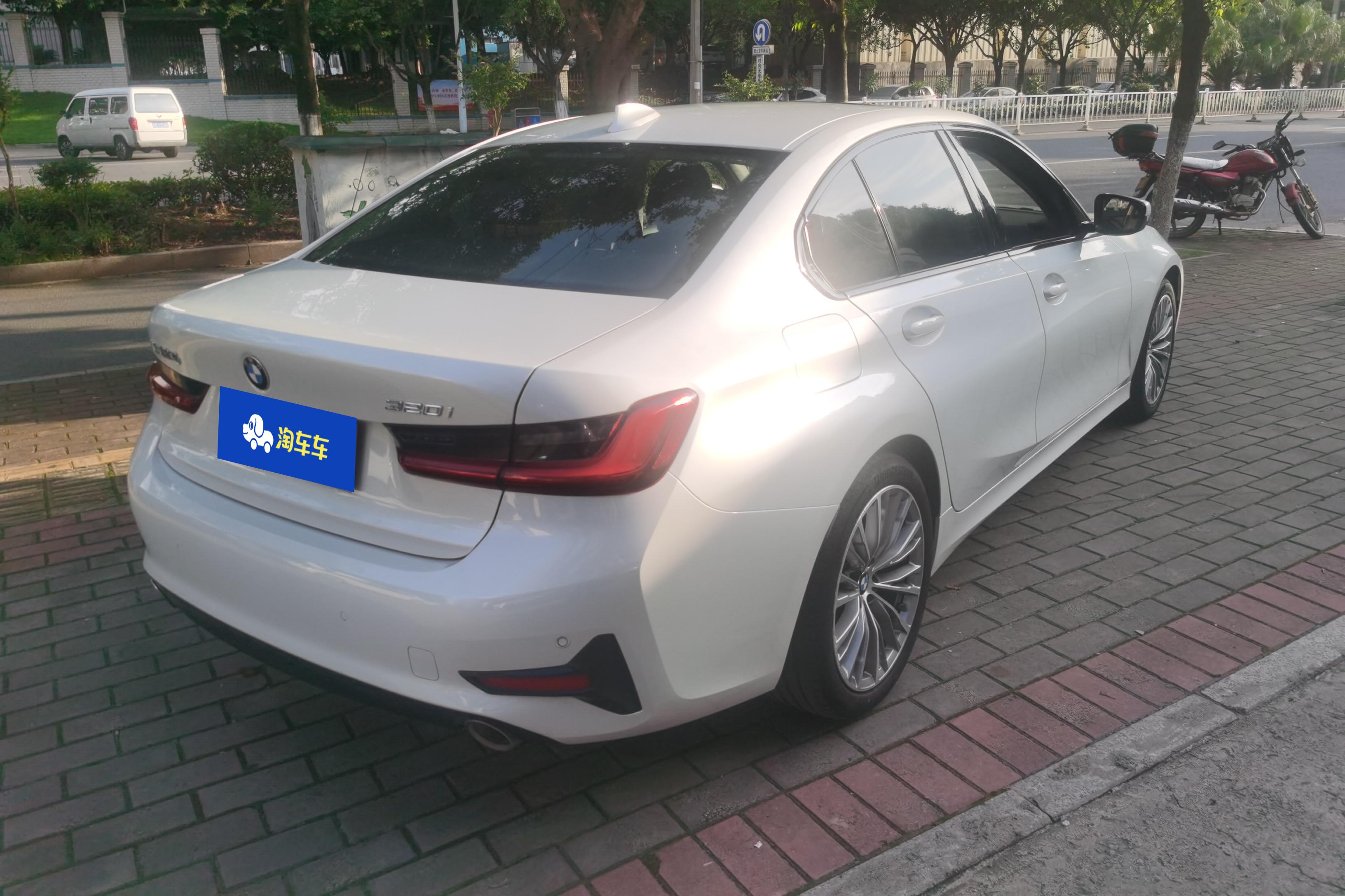宝马3系 320i 2021款 2.0T 自动 汽油 改款运动套装 (国Ⅵ) 