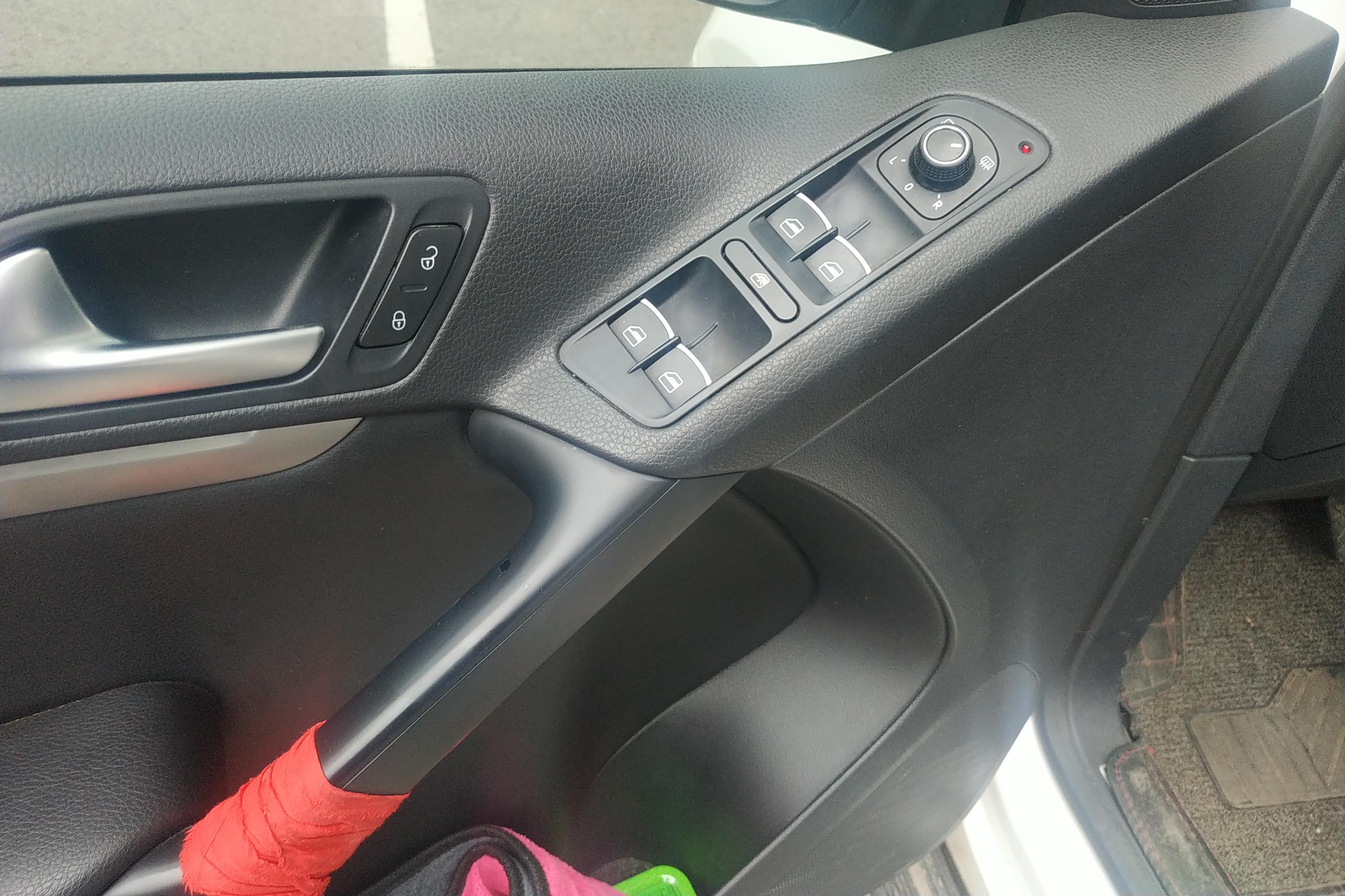 大众途观 2016款 1.8T 自动 前驱 300TSI豪华版 (国Ⅴ) 