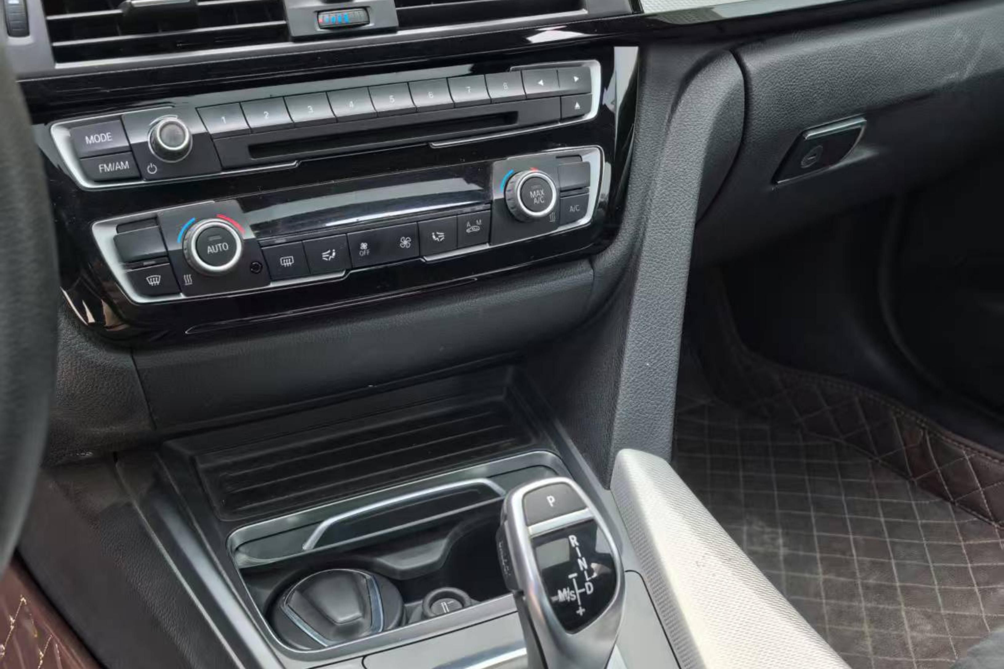 宝马3系 320i 2017款 2.0T 自动 汽油 M运动型 (国Ⅴ) 
