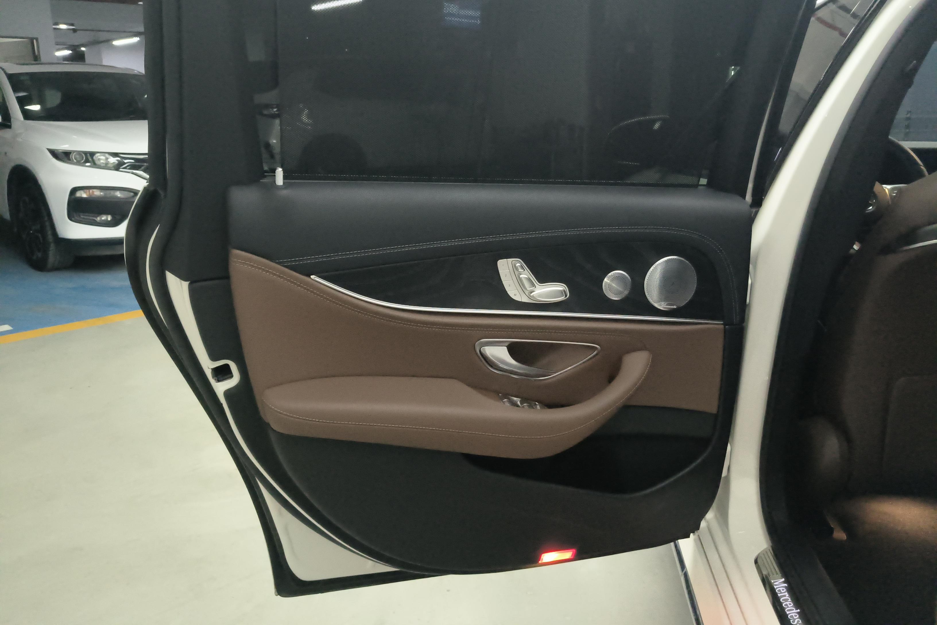 奔驰E级 E300L 2020款 2.0T 自动 汽油 运动豪华型 (国Ⅵ) 