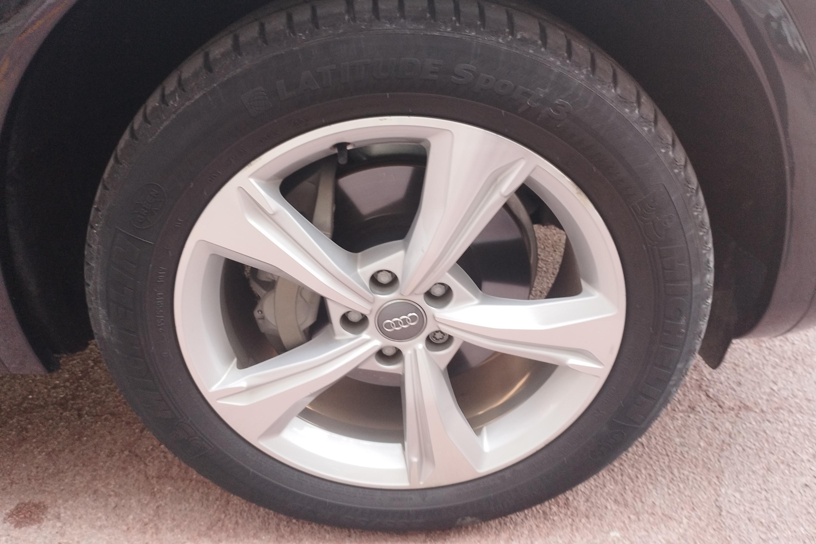 奥迪Q5L 40TFSI 2020款 2.0T 自动 荣享进取型 (国Ⅵ) 