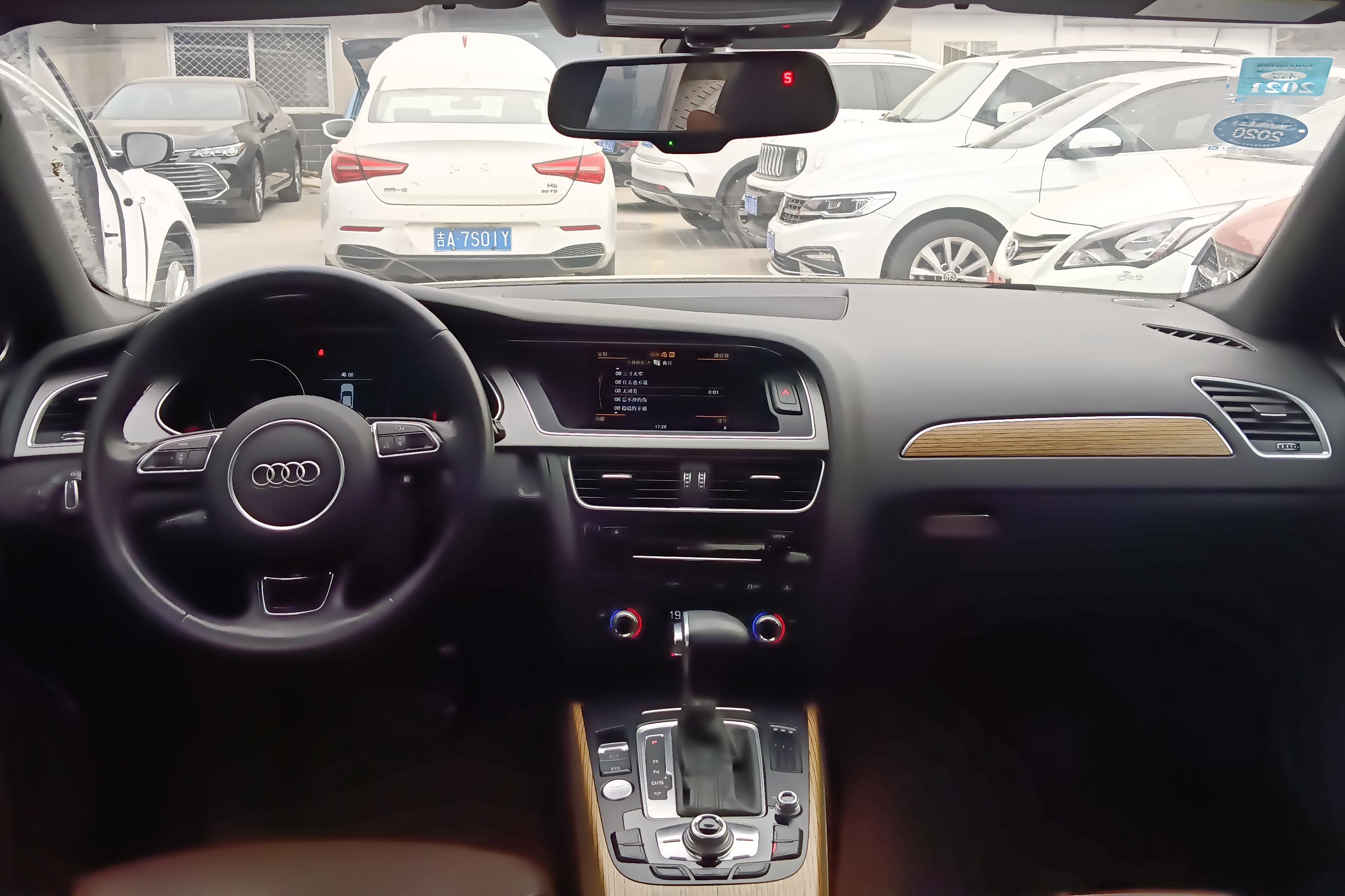 奥迪A4L 2015款 2.0T 自动 豪华型 (国Ⅳ) 