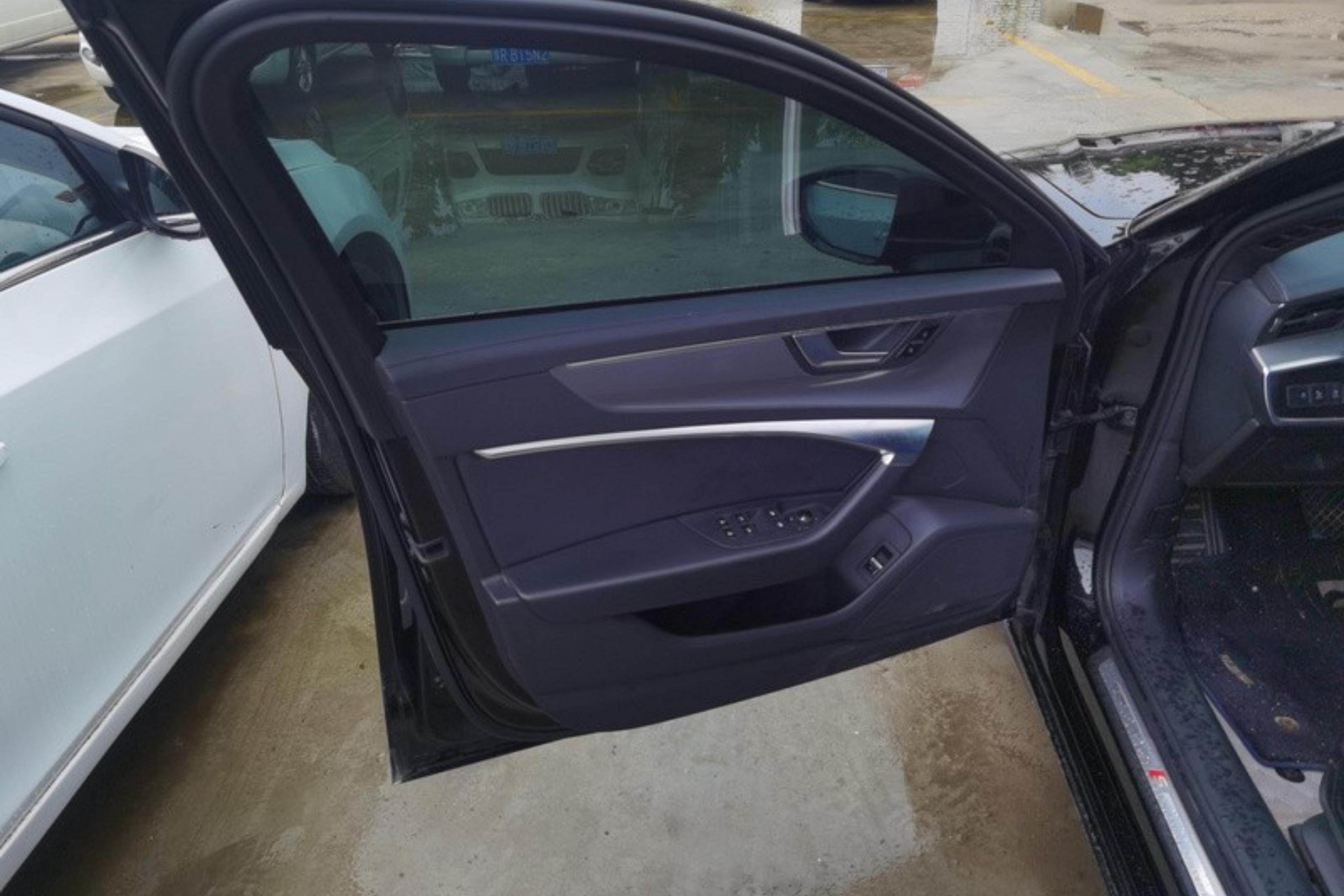 奥迪A6L 45TFSI 2022款 2.0T 自动 尊享动感型 (国Ⅵ) 