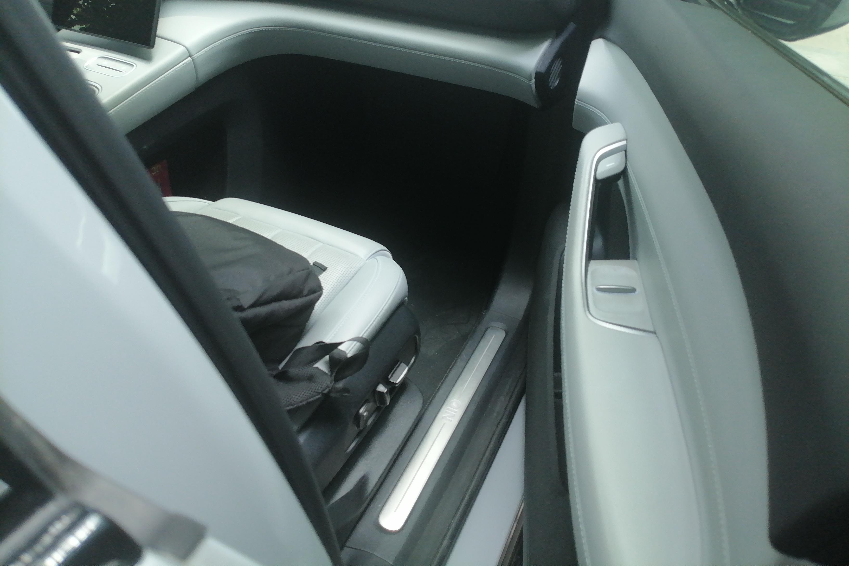 蔚来ES6 2023款 自动 75kW 纯电动 