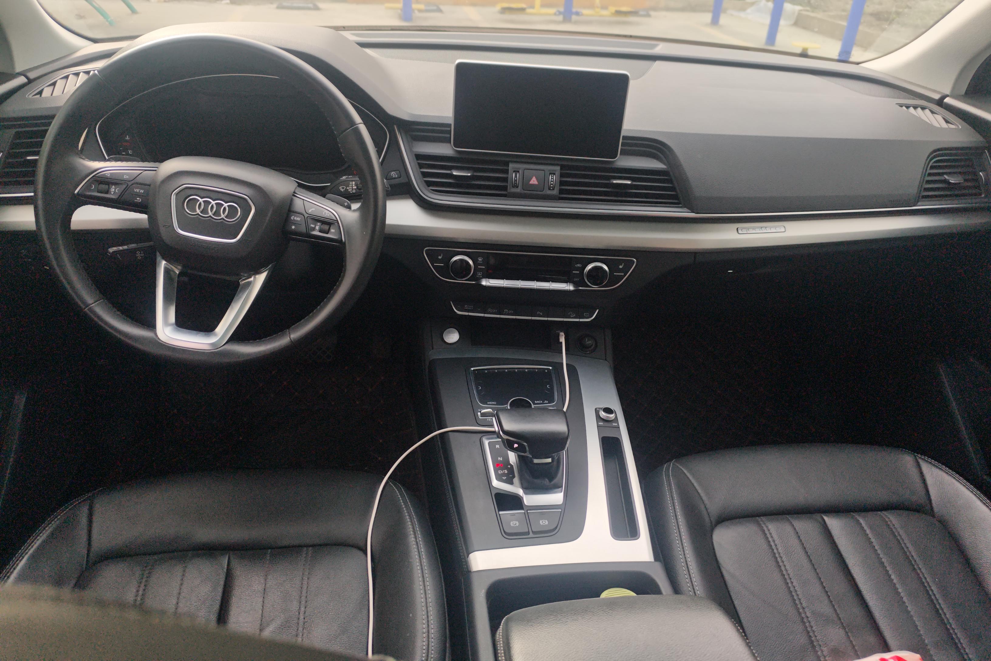 奥迪Q5L 40TFSI 2020款 2.0T 自动 荣享时尚型 (国Ⅵ) 