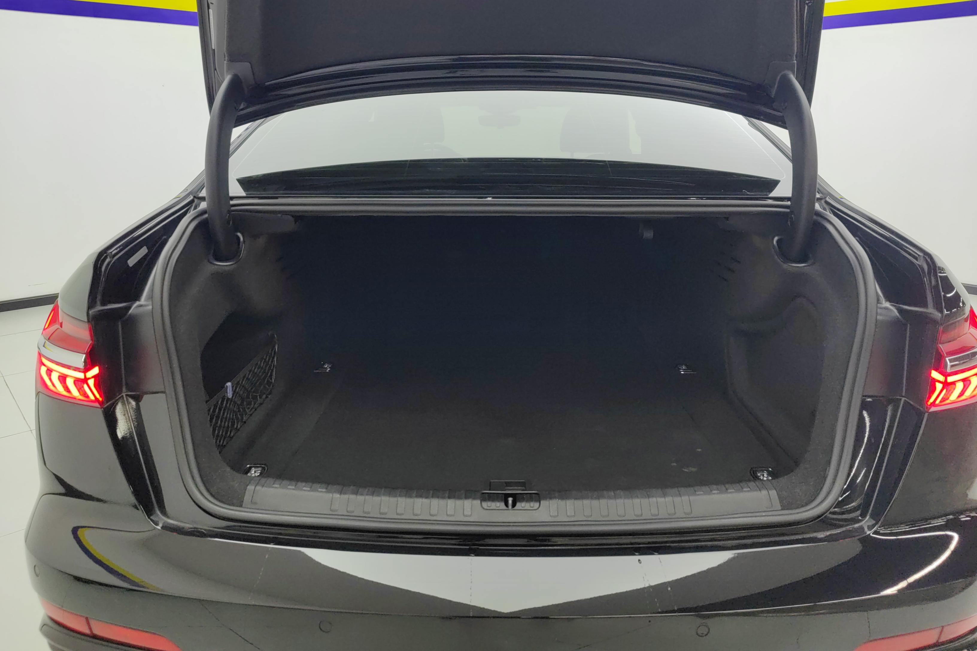 奥迪A6L 40TFSI 2019款 2.0T 自动 豪华动感型 (国Ⅵ) 