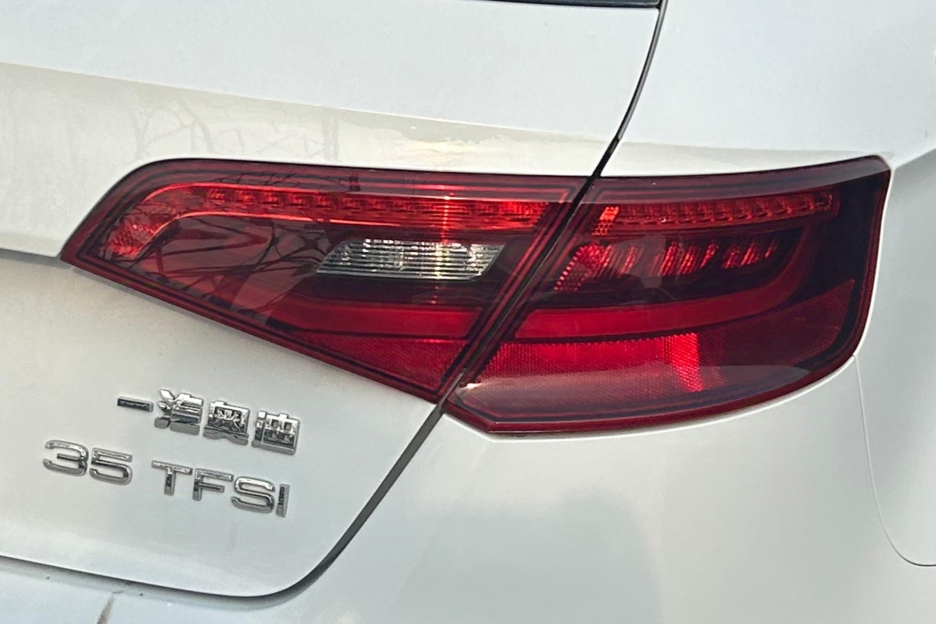 奥迪A3 35TFSI 2014款 1.4T 自动 汽油 舒适型Sportback (国Ⅳ) 