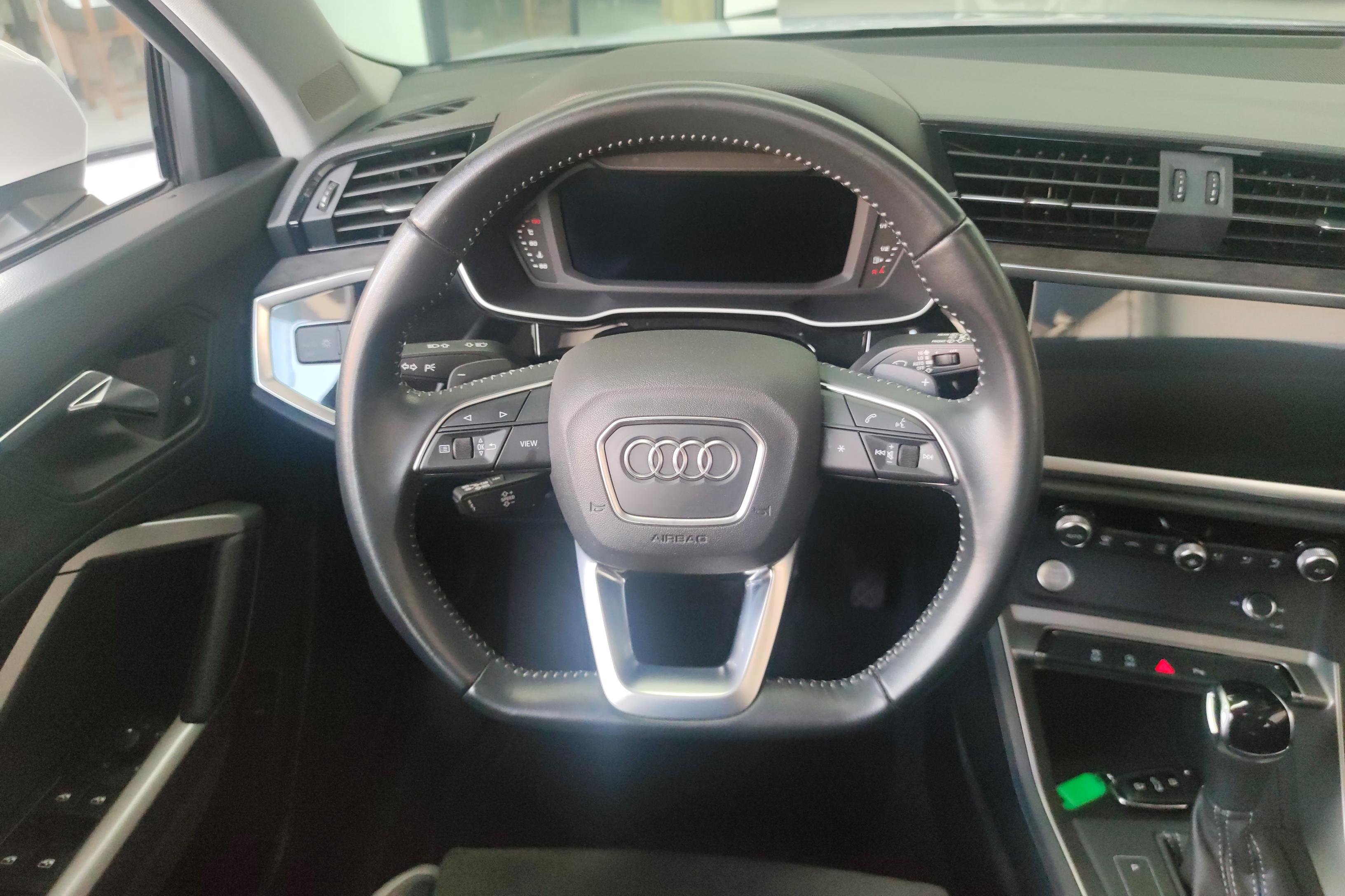 奥迪Q3 40TFSI 2019款 2.0T 自动 前驱 时尚动感型 (国Ⅵ) 