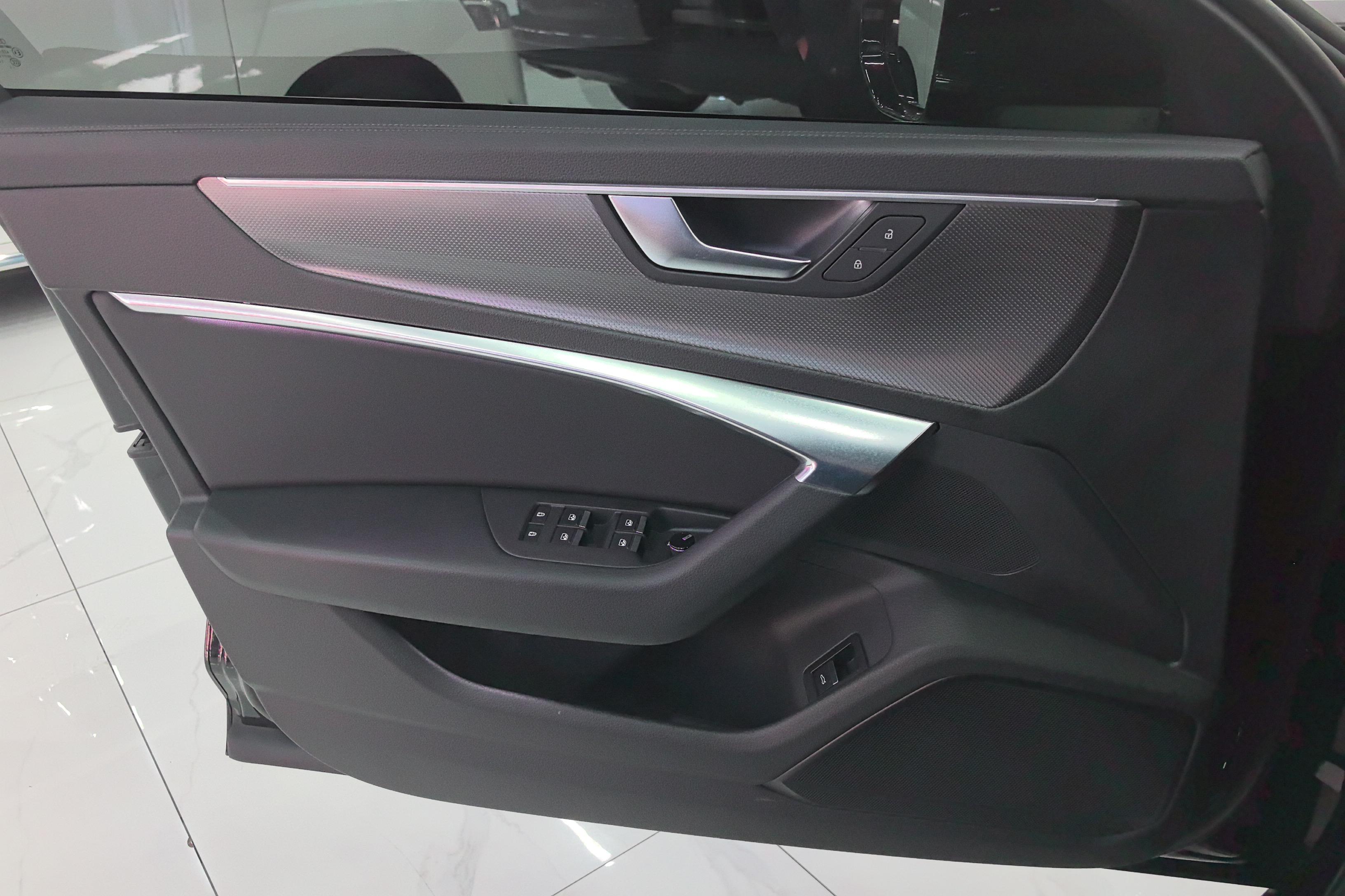 奥迪A6L 40TFSI 2020款 2.0T 自动 豪华动感型 (国Ⅵ) 