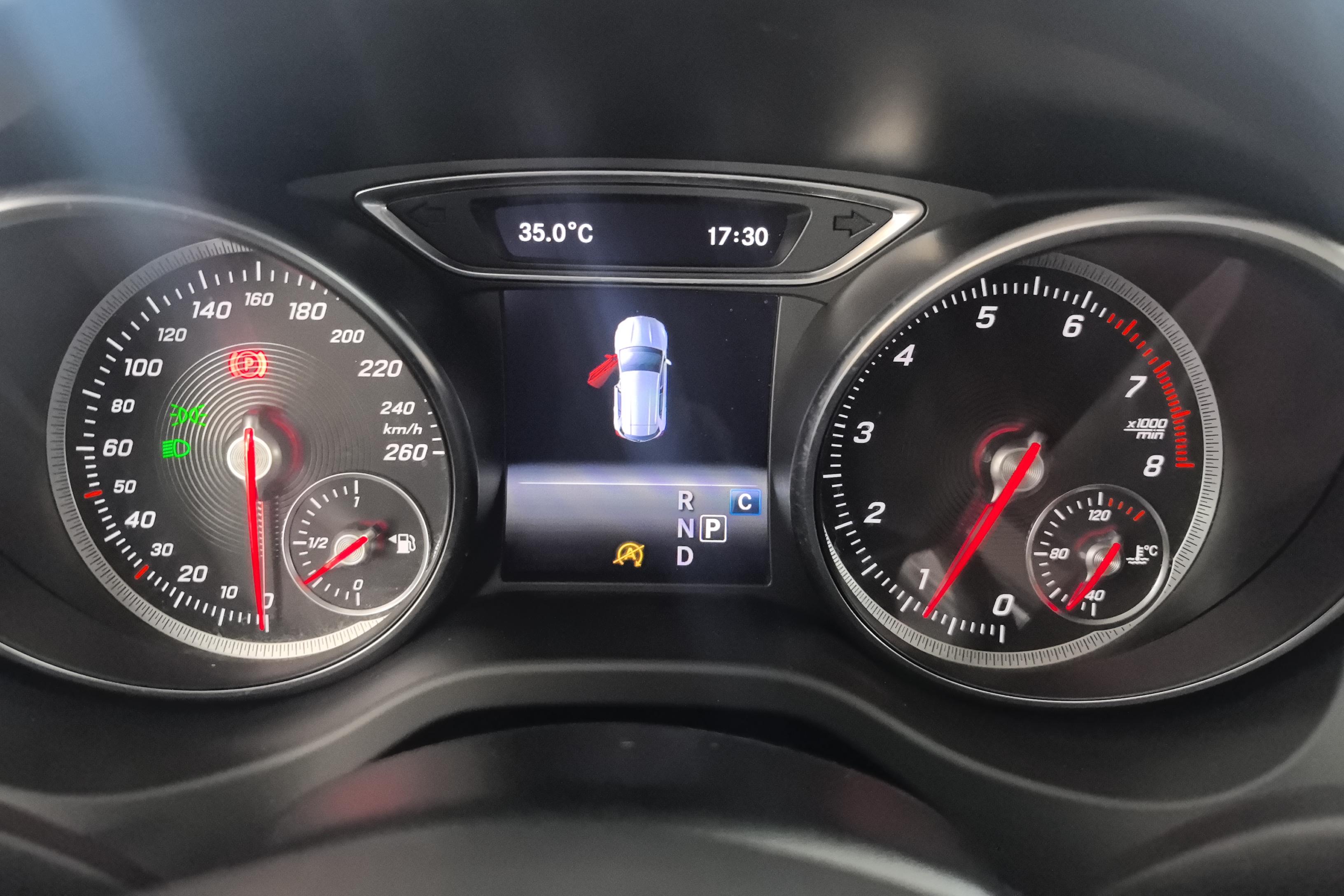 奔驰GLA 200 2017款 1.6T 自动 动感型 (国Ⅴ) 