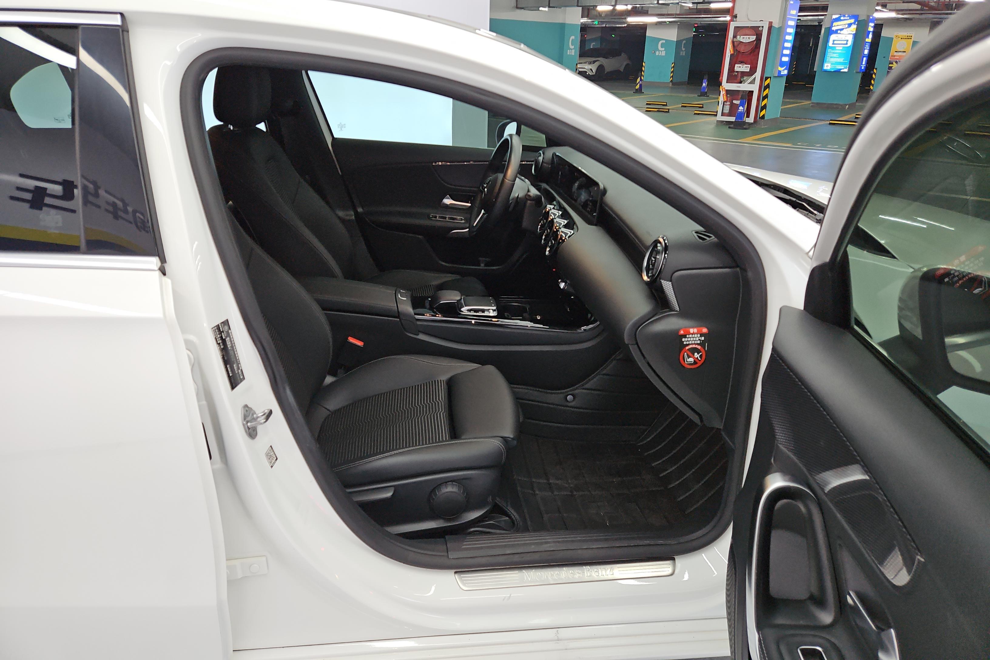奔驰A级 A200 [进口] 2019款 1.3T 自动 汽油 动感型 