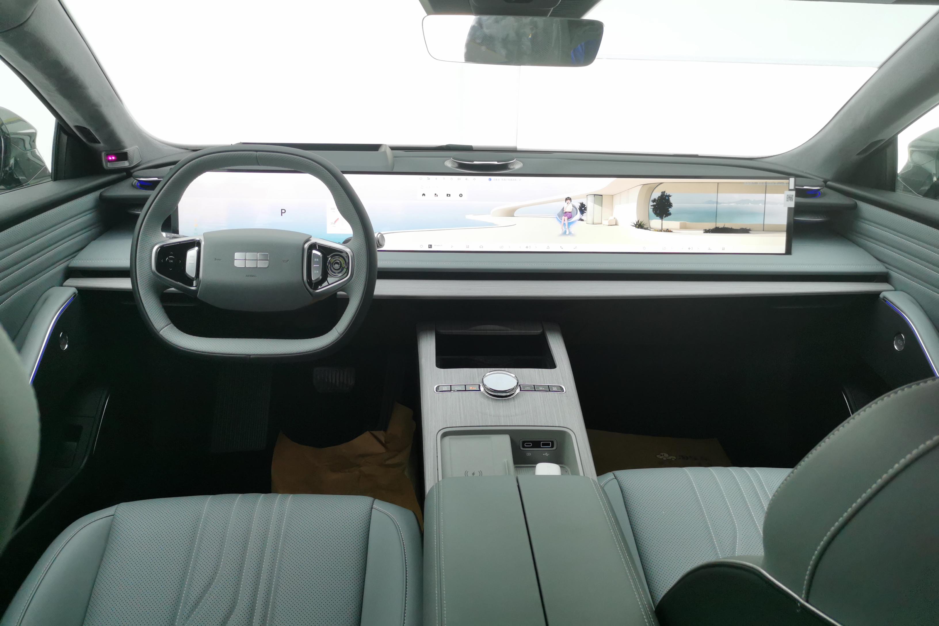 吉利银河银河E8 2024款 0.0T 自动 665km星舰远航版 