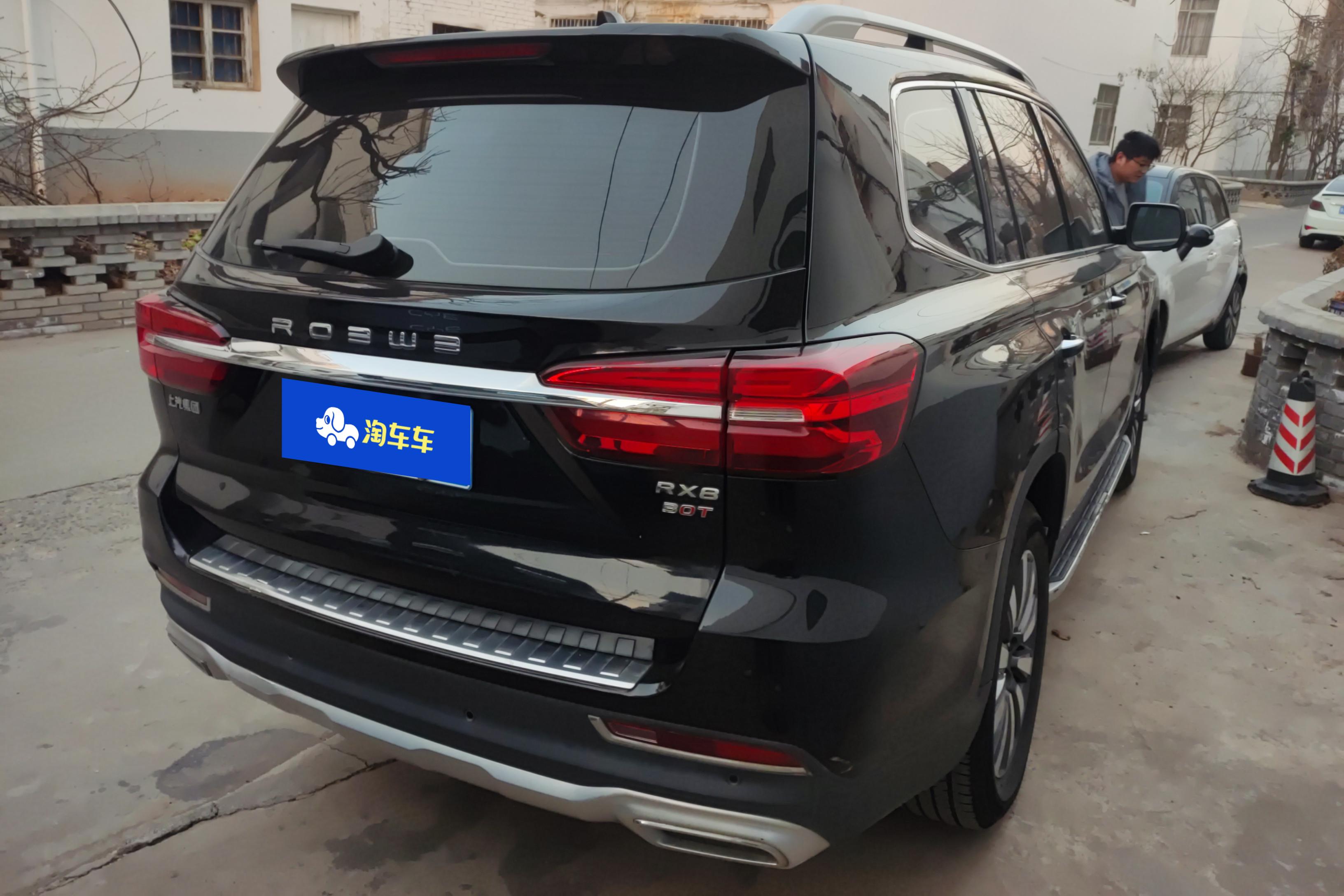 荣威RX8 2018款 2.0T 自动 后驱 30T智联网旗舰版 (国Ⅴ) 