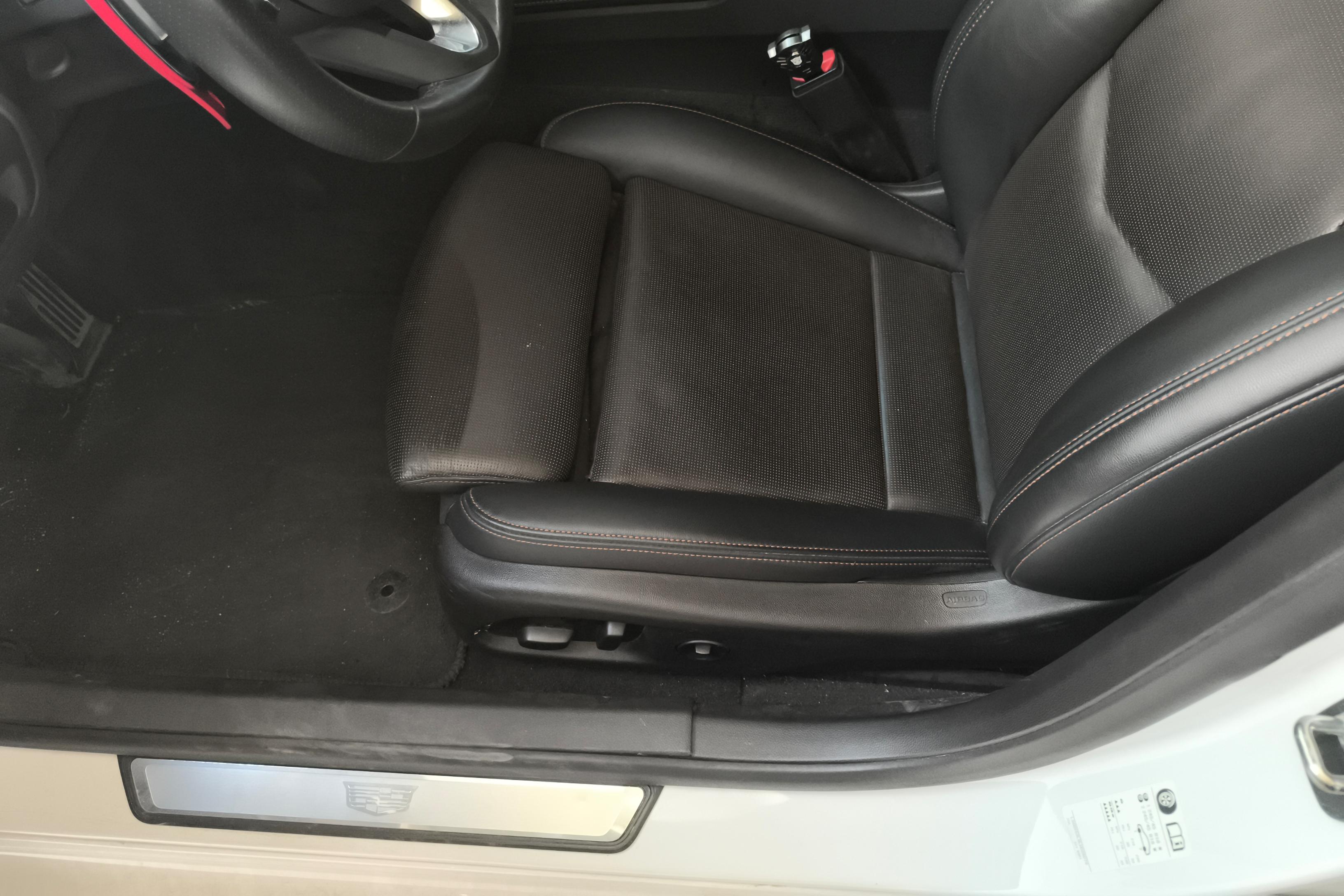 凯迪拉克CT5 2020款 2.0T 自动 领先运动型 (国Ⅵ) 