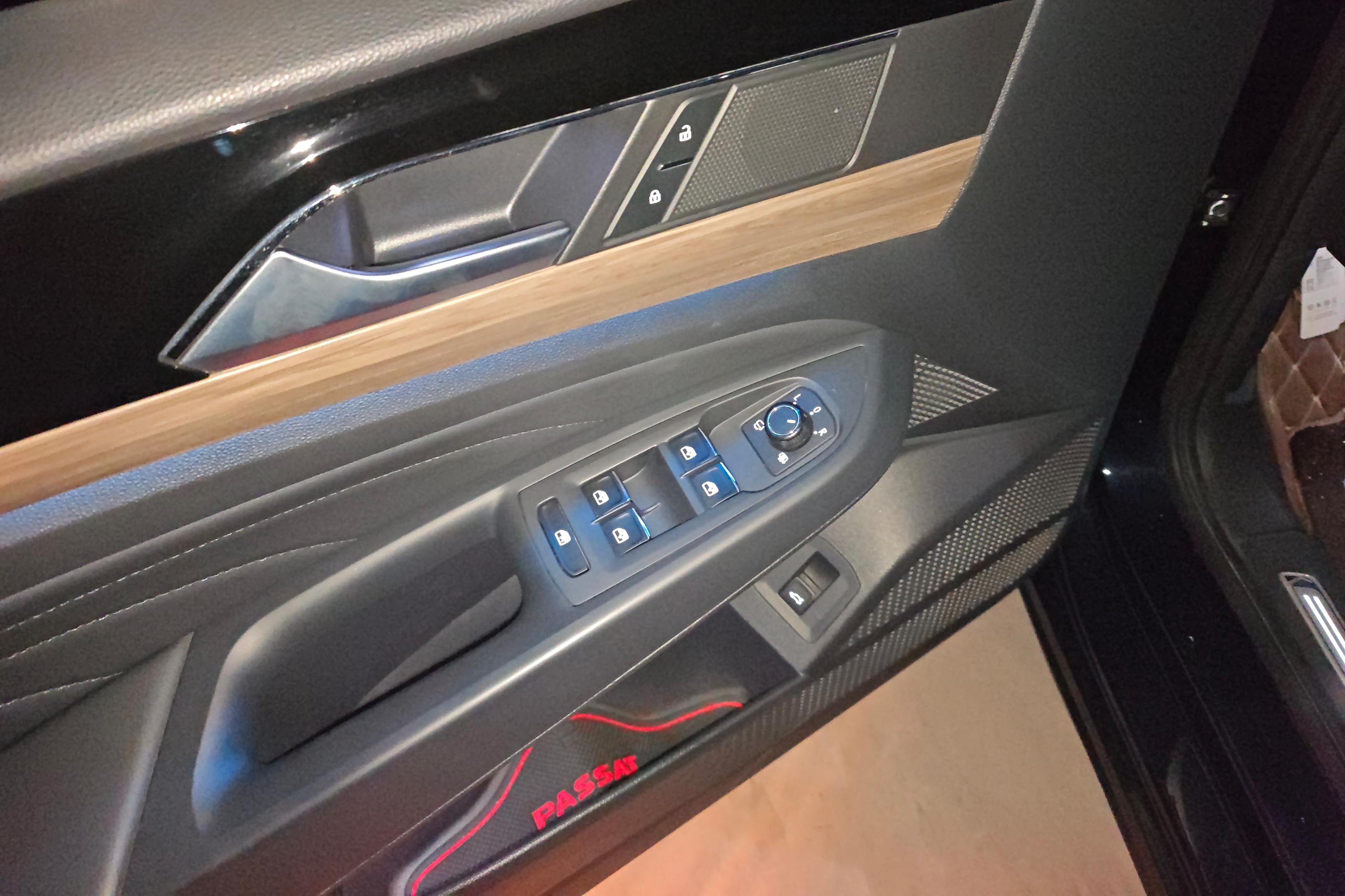 大众帕萨特 2020款 2.0T 自动 汽油 330TSI豪华版 (国Ⅵ) 