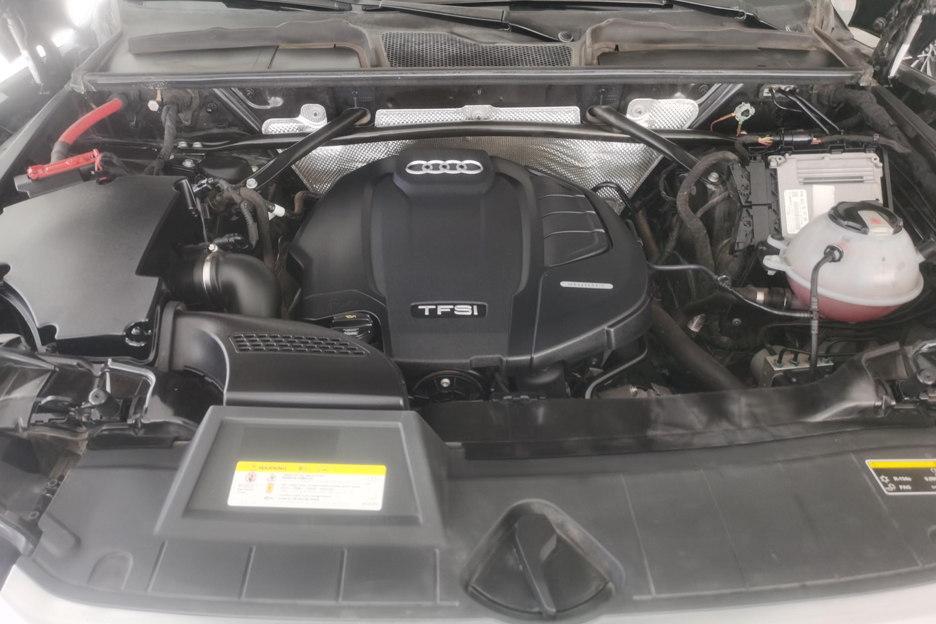 奥迪Q5L 40TFSI 2018款 2.0T 自动 荣享时尚型 (国Ⅴ) 