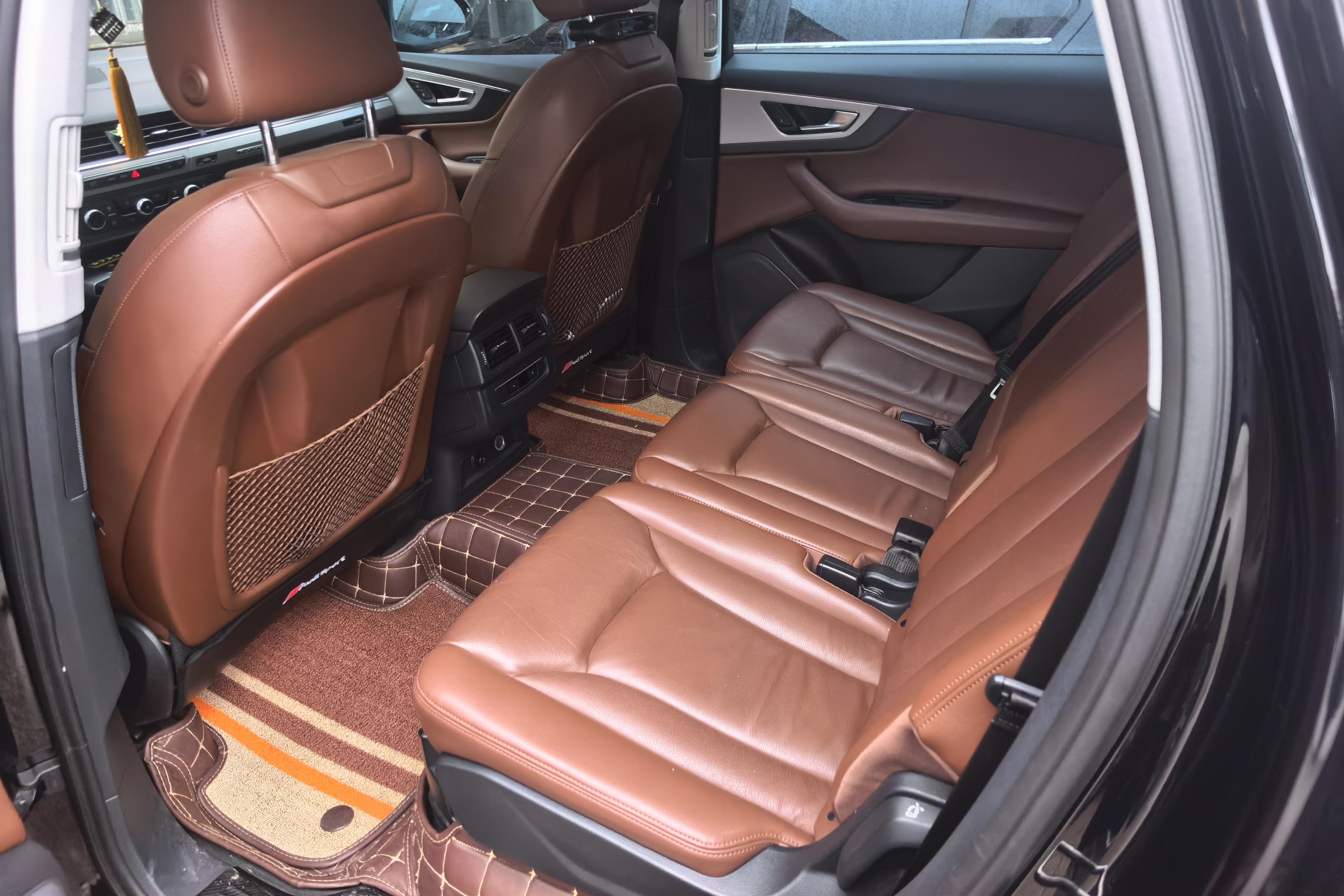 奥迪Q7 45 [进口] 2019款 2.0T 自动 舒适型 