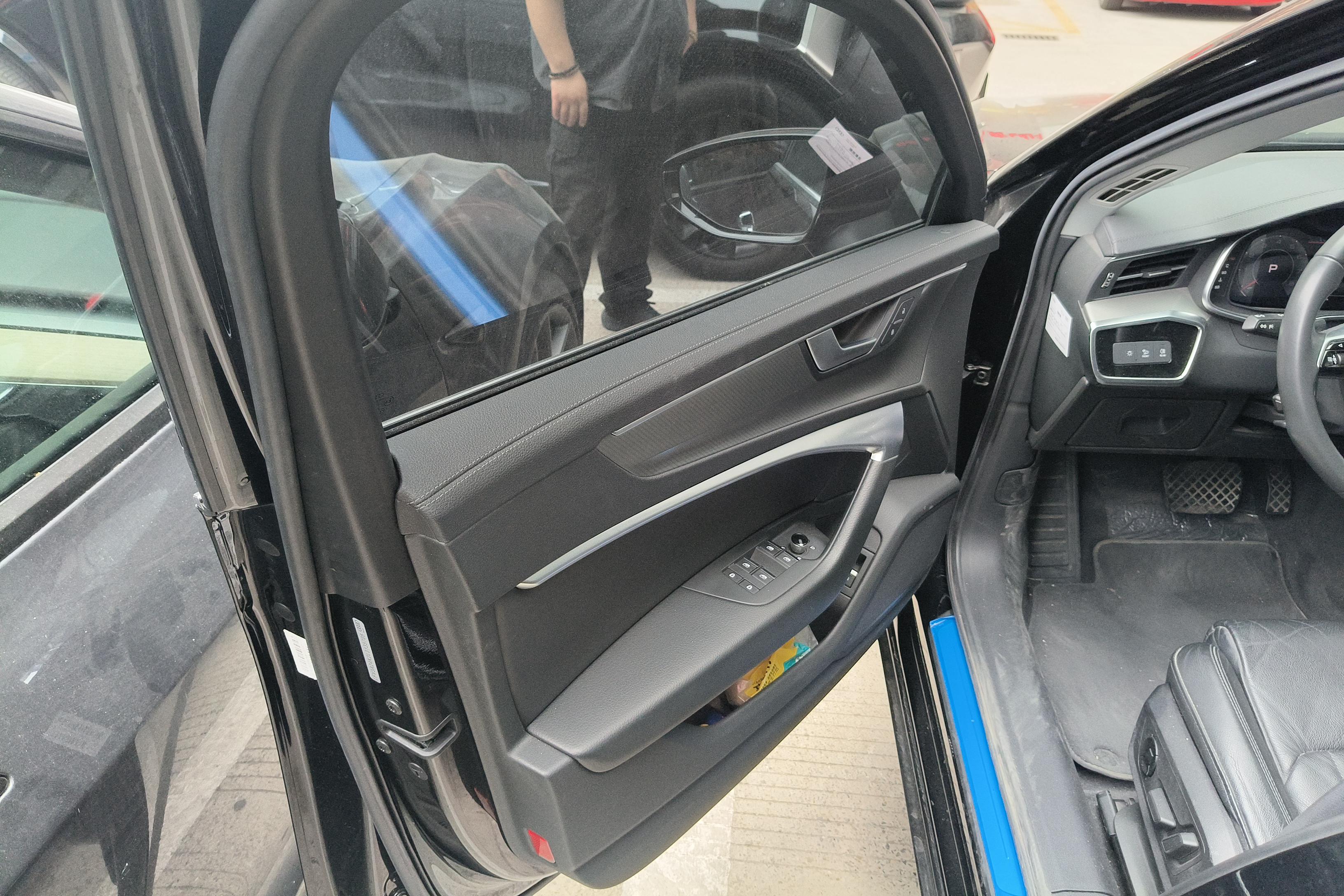 奥迪A6L 45TFSI 2020款 2.0T 自动 臻选致雅型 (国Ⅵ) 