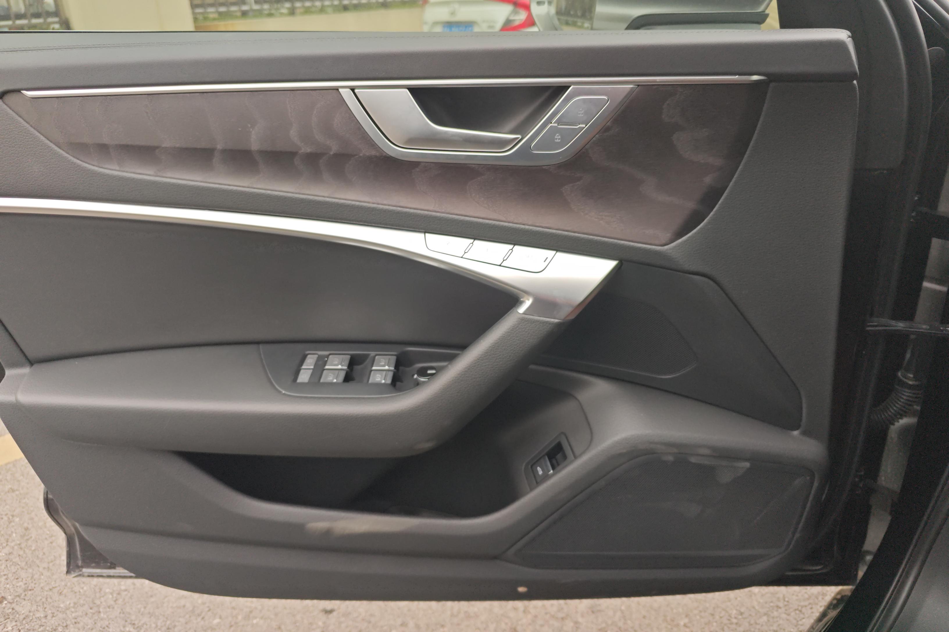 奥迪A6L 45TFSI 2023款 2.0T 自动 臻选动感型 (国Ⅵ) 