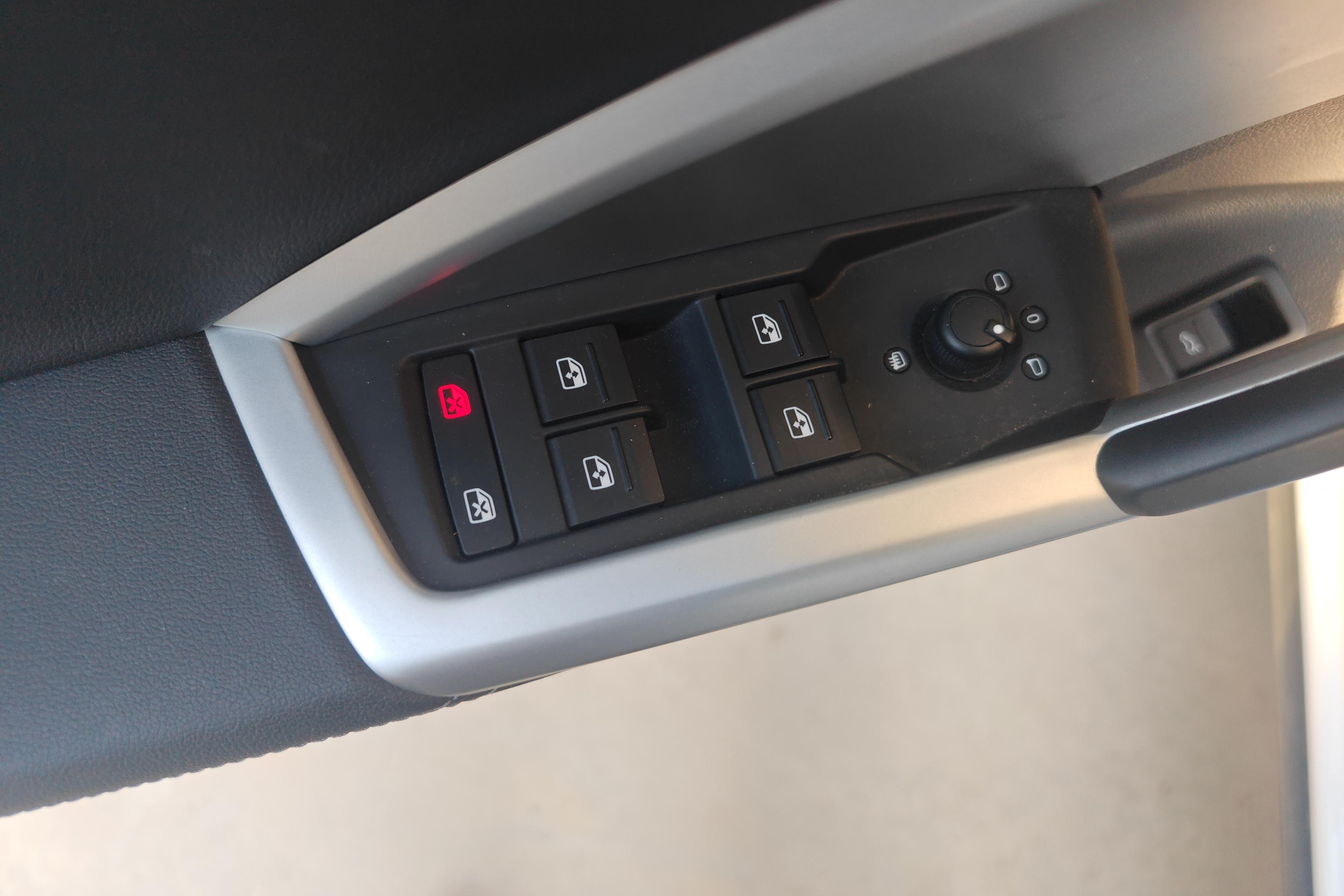 奥迪Q3 35TFSI 2021款 1.4T 自动 前驱 进取致雅型 (国Ⅵ) 