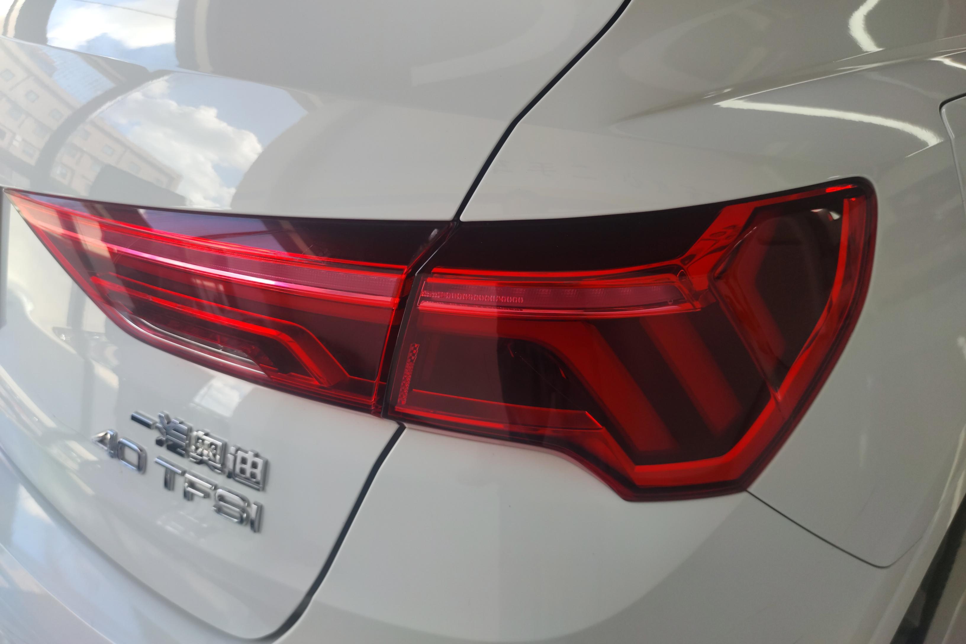 奥迪Q3 40TFSI 2019款 2.0T 自动 前驱 时尚动感型 (国Ⅵ) 