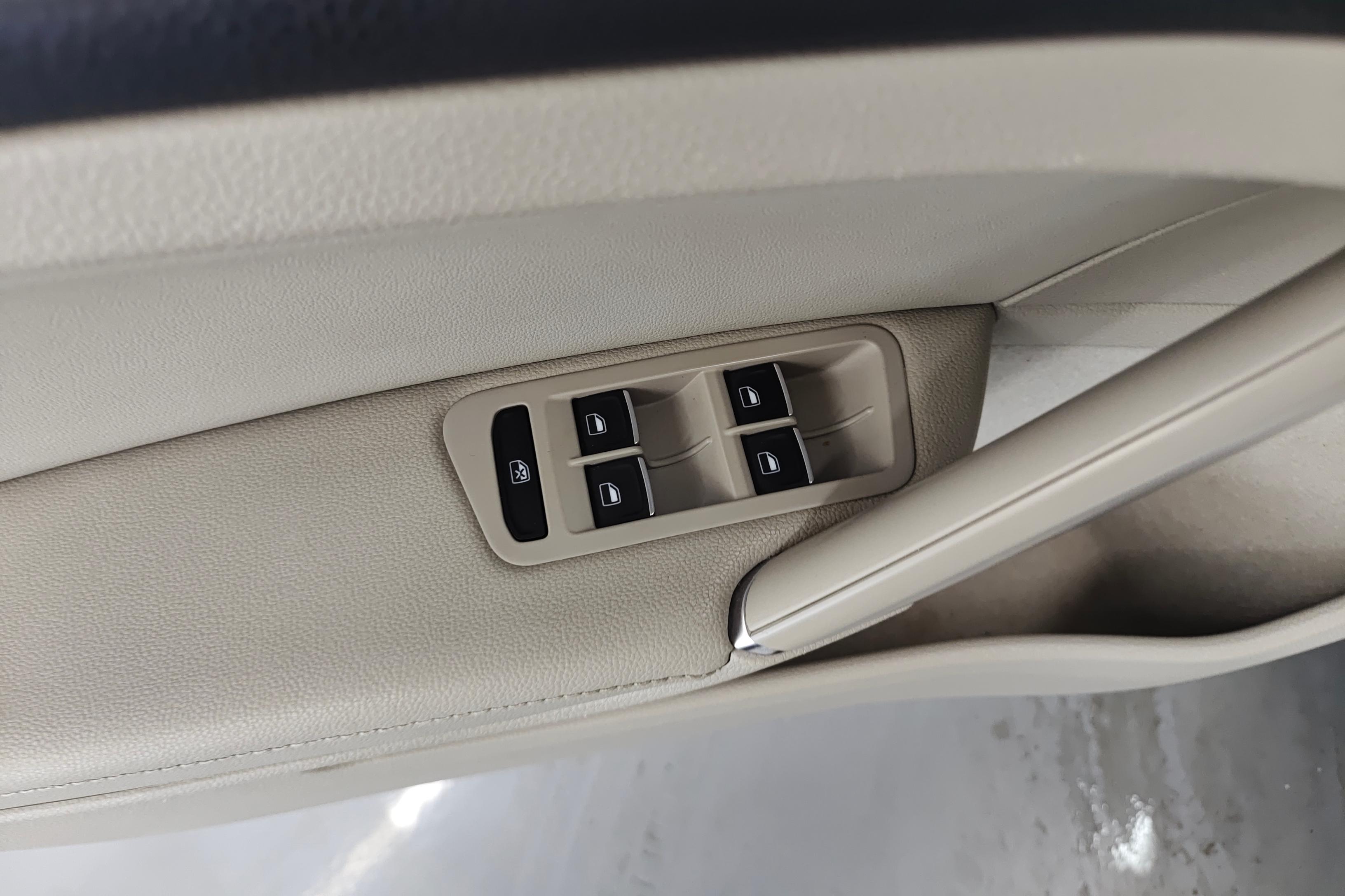 大众高尔夫 2015款 1.4T 自动 汽油 豪华型 (国Ⅳ) 
