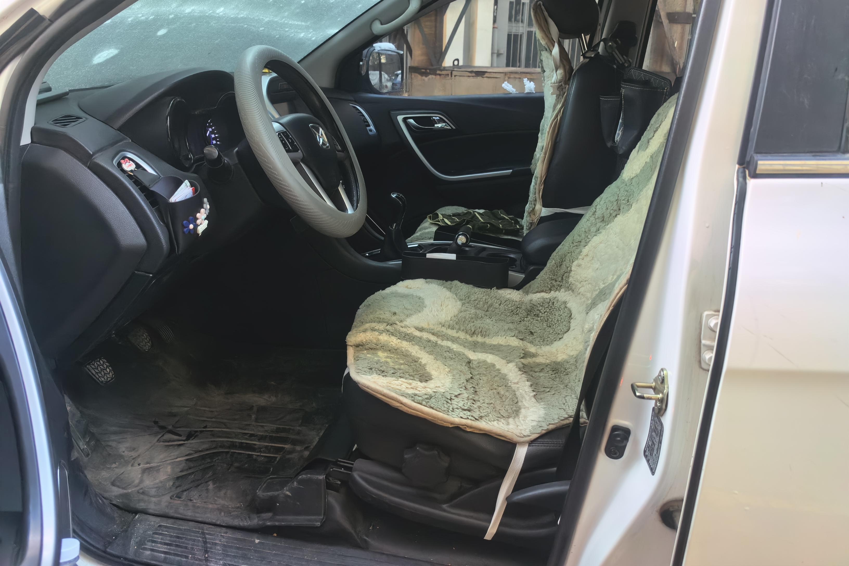 江铃驭胜 S350 2013款 2.0T 手动 四驱 豪华版 (国Ⅳ) 