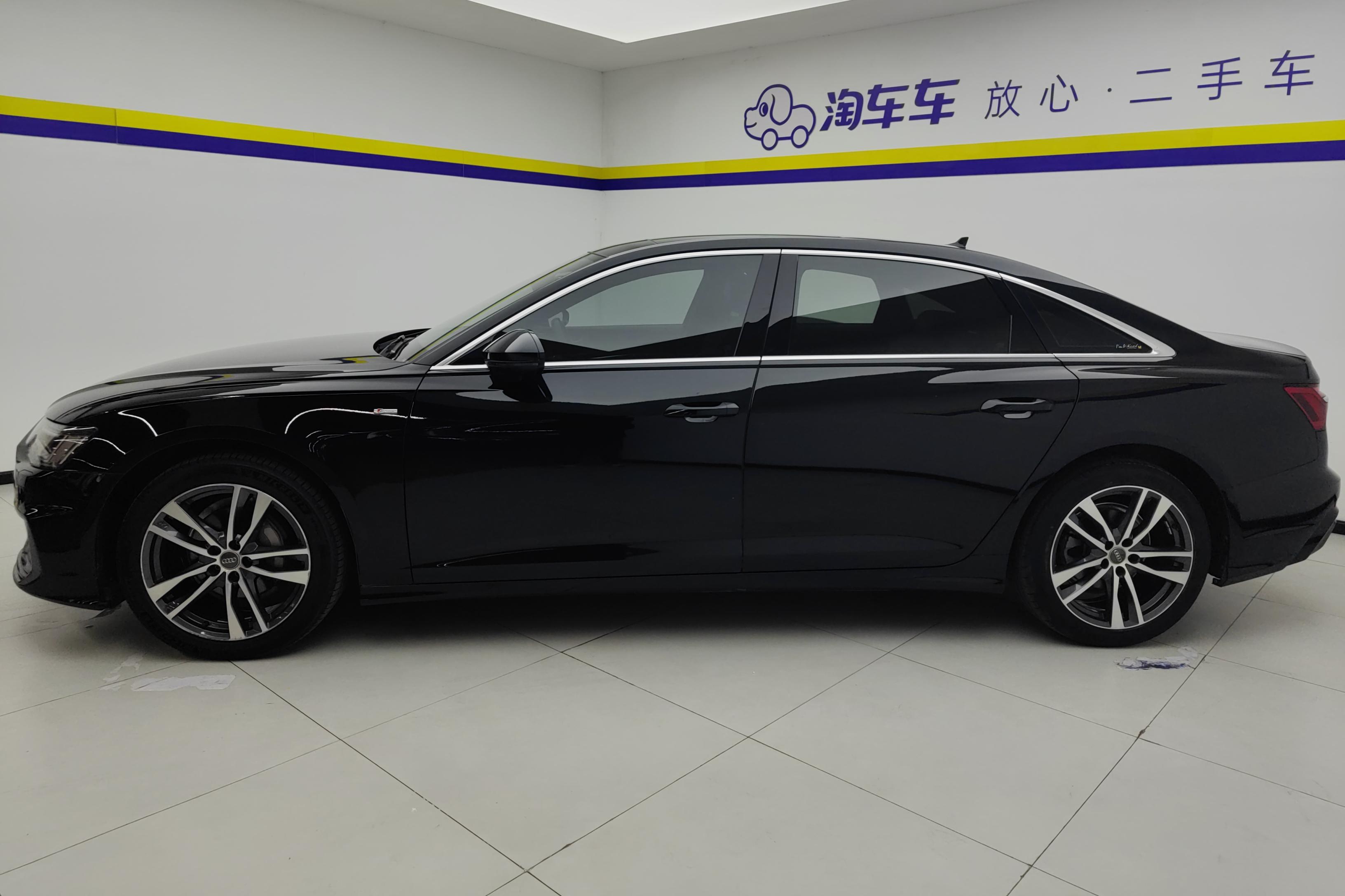 奥迪A6L 40TFSI 2019款 2.0T 自动 豪华动感型 (国Ⅵ) 