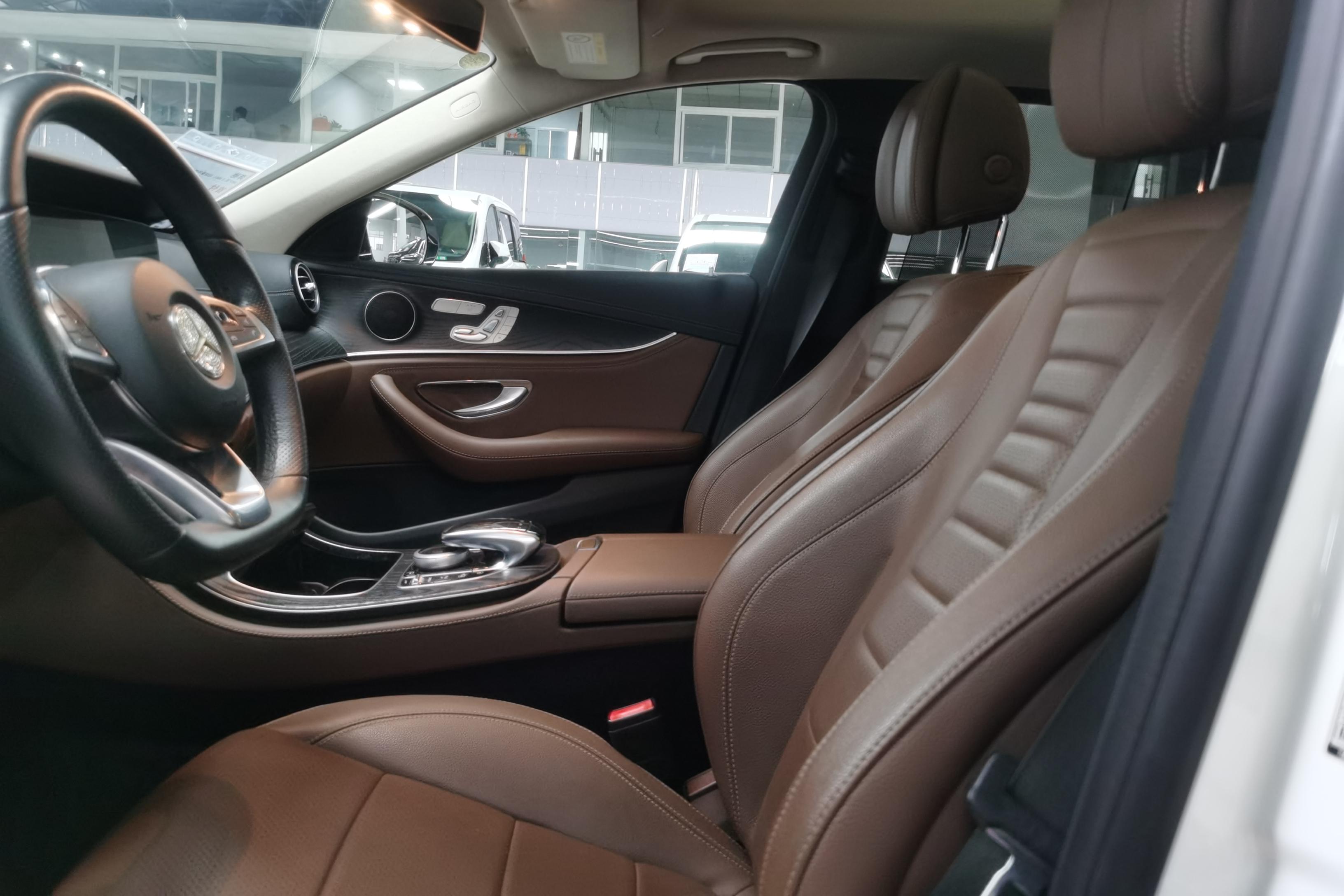 奔驰E级 E300L 2018款 2.0T 自动 汽油 运动豪华型 (国Ⅴ) 