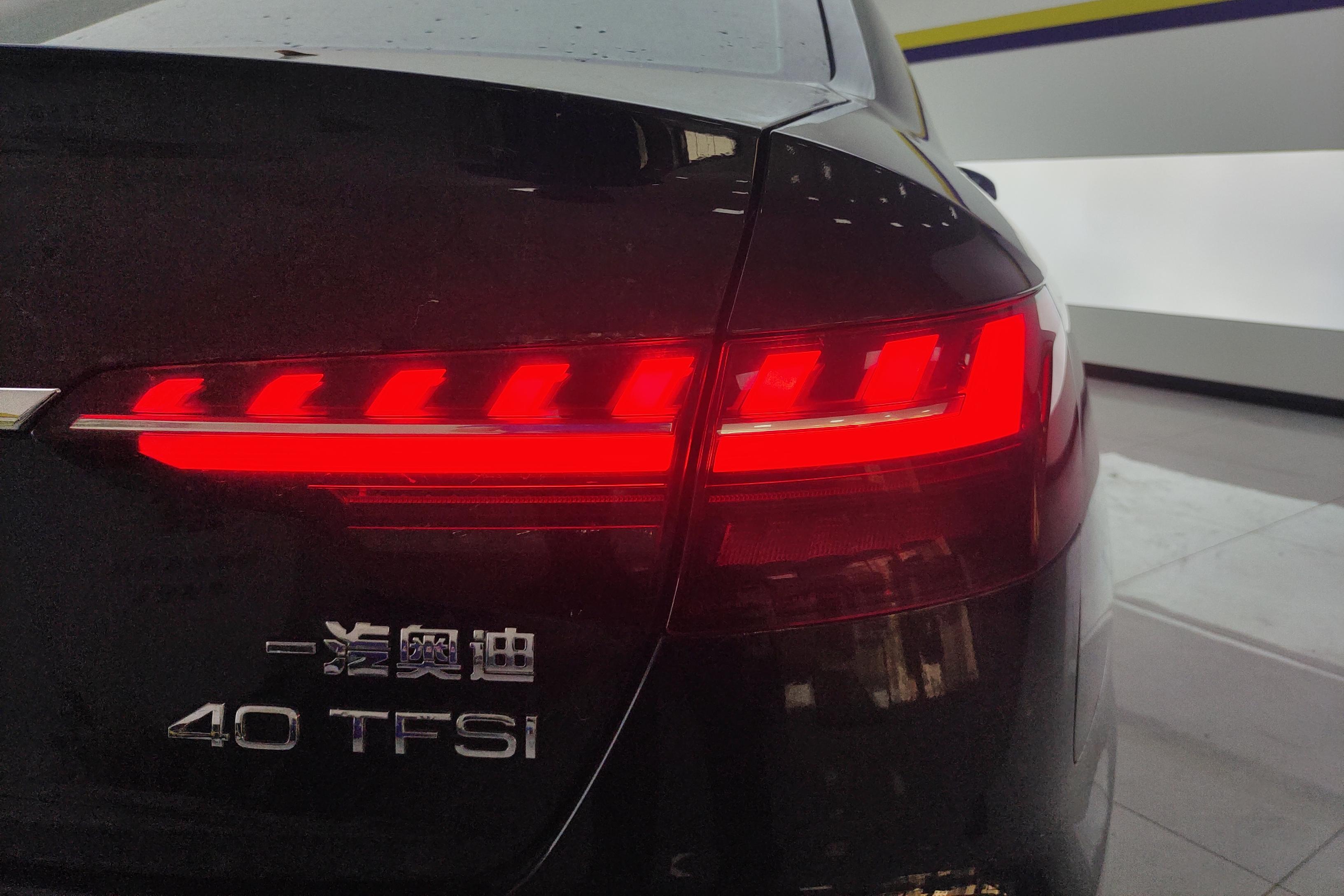 奥迪A4L 2022款 2.0T 自动 时尚动感型 (国Ⅵ) 