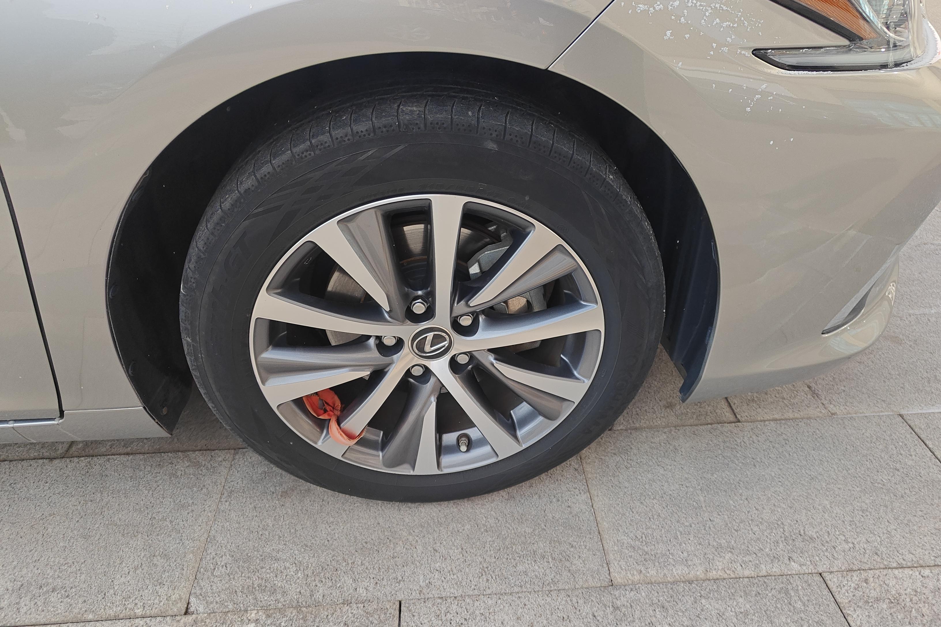 雷克萨斯ES 200 [进口] 2018款 2.0L 自动 卓越版 (国Ⅴ) 