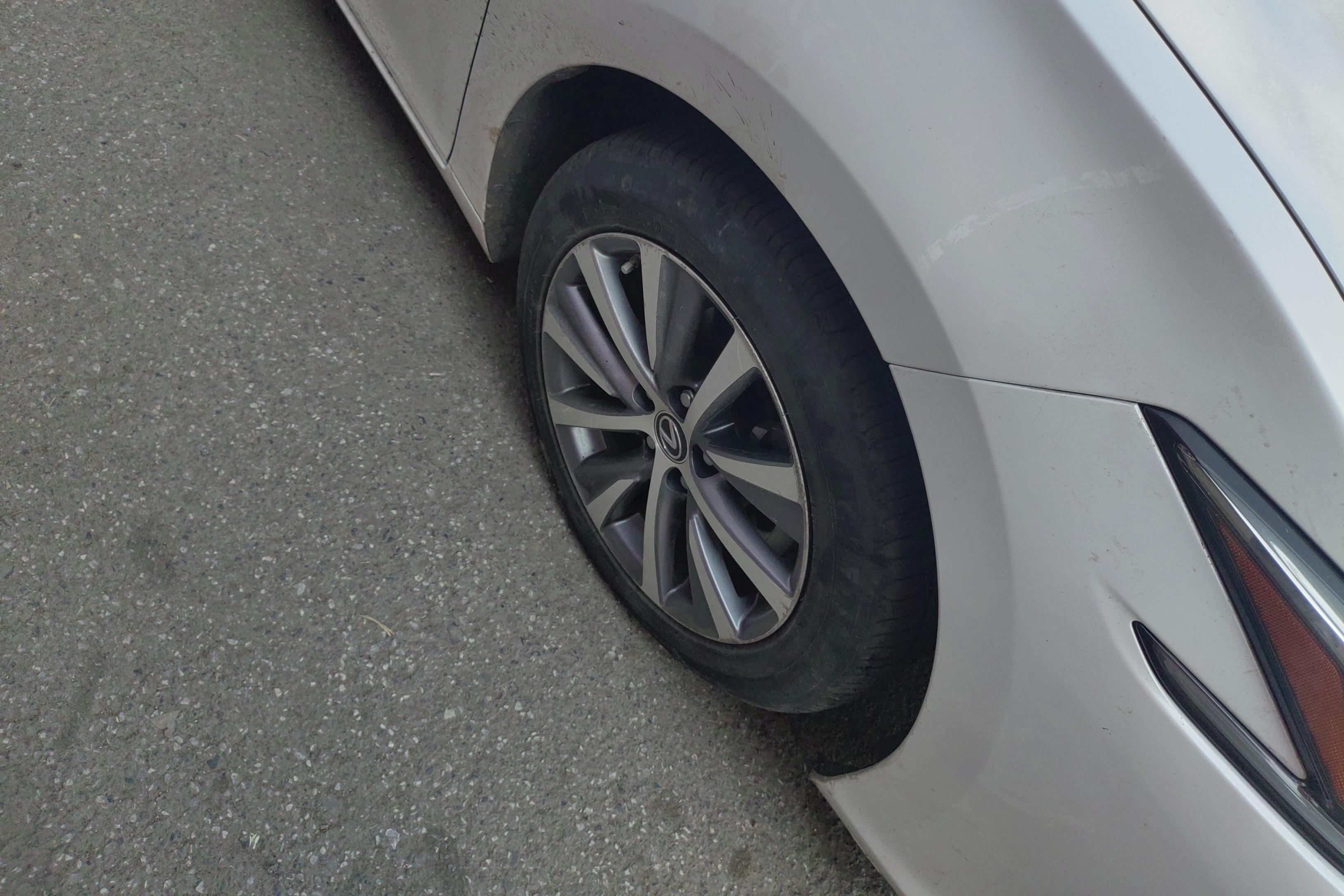 雷克萨斯ES 300h [进口] 2018款 2.5L 自动 卓越版 (国Ⅴ) 