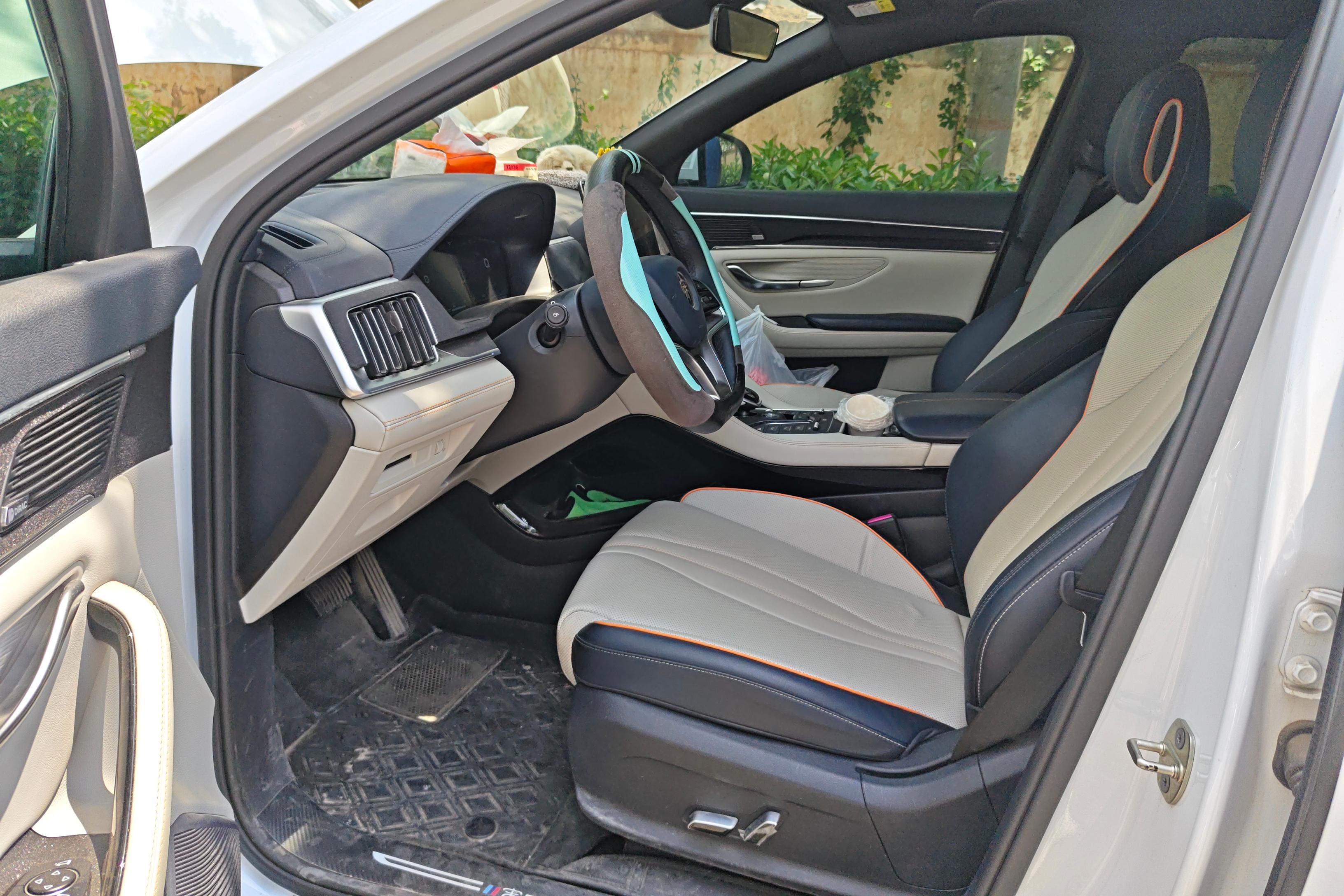 比亚迪宋PLUS PHEV 2021款 1.5L 自动 尊荣型 (国Ⅵ) 