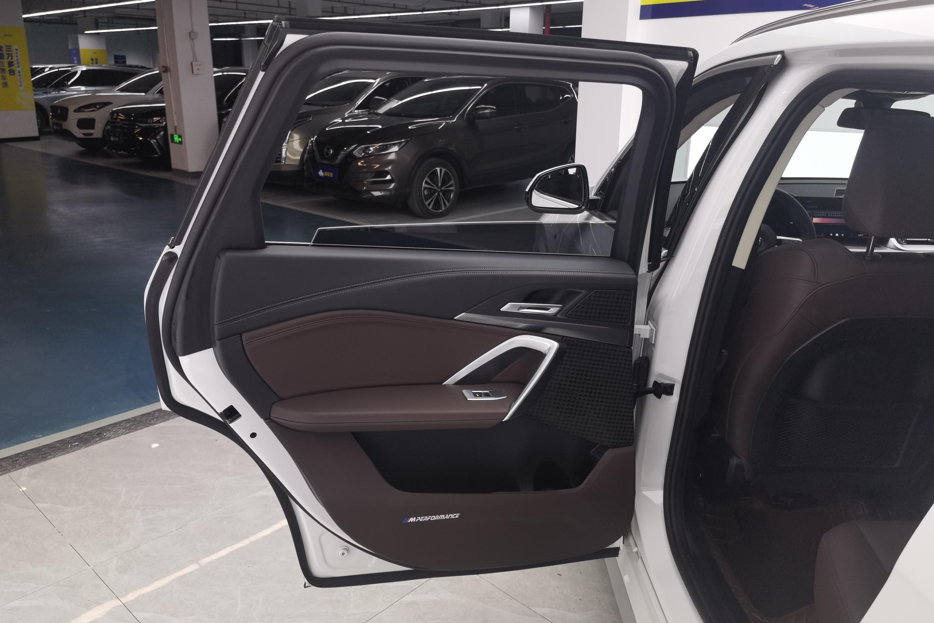 宝马X1 sDrive25Li 2024款 2.0T 自动 前驱 汽油 M运动套装 (国Ⅵ) 