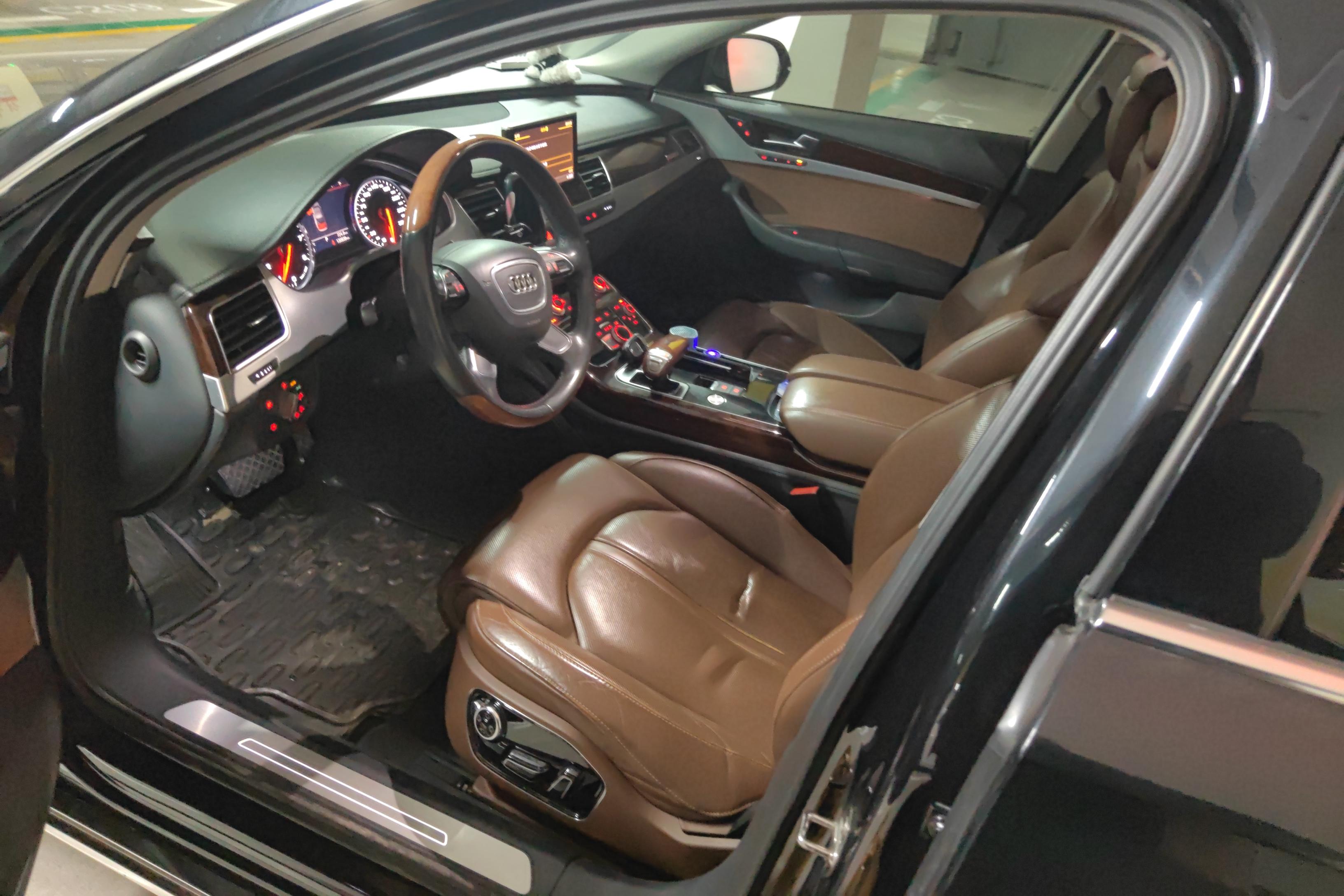 奥迪A8L [进口] 2011款 3.0T 自动 汽油 豪华型 