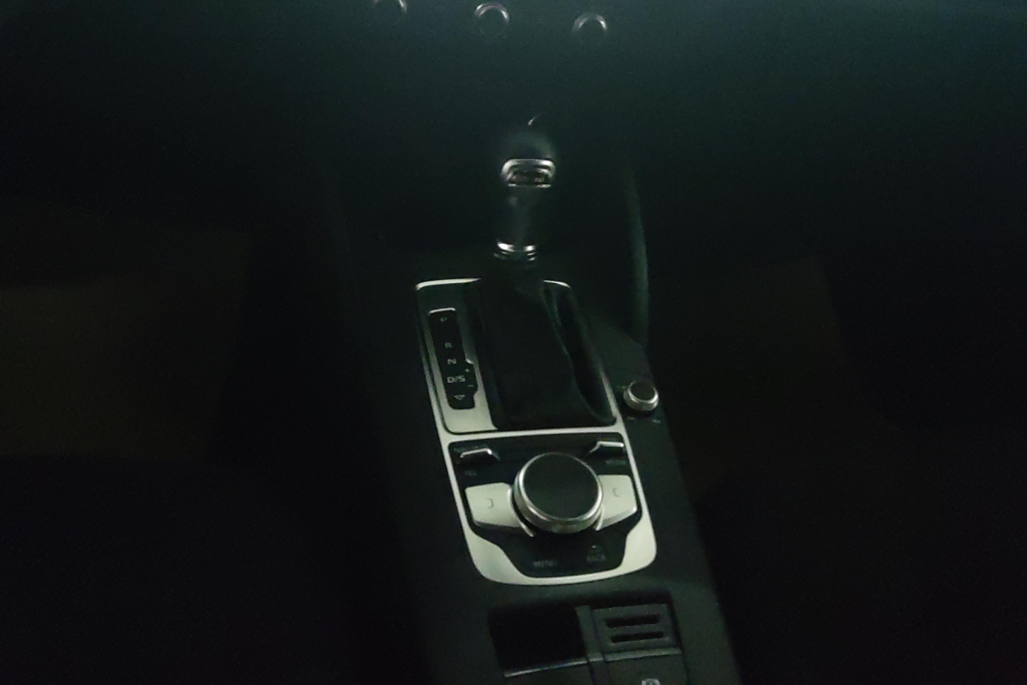 奥迪A3 35TFSI 2018款 1.4T 自动 汽油 进取型30周年Sportback (国Ⅴ) 