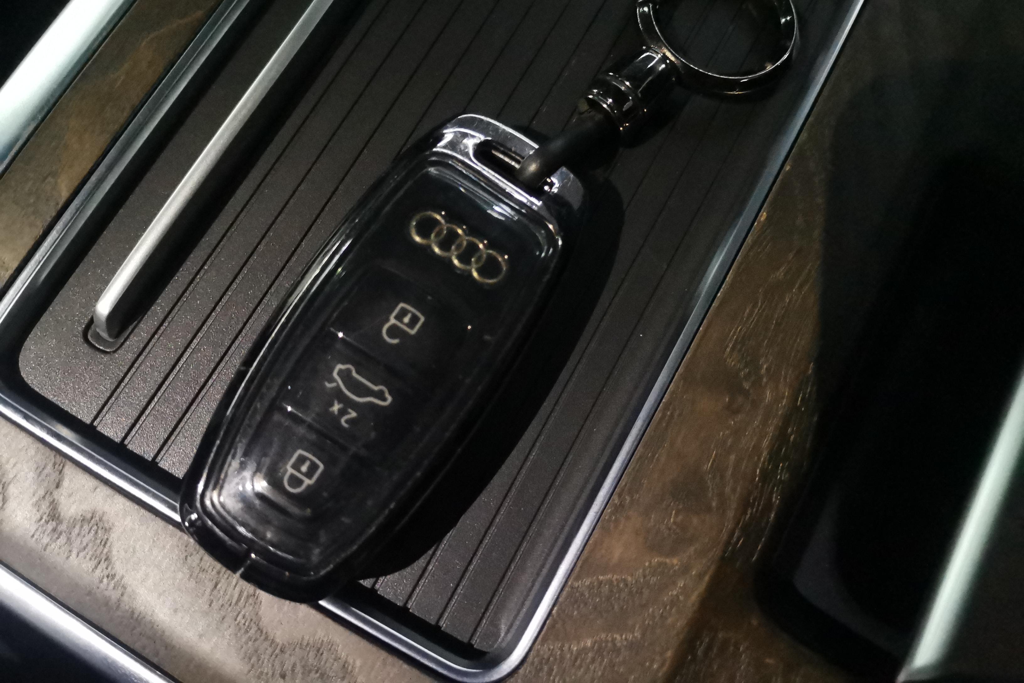 奥迪A6L 45TFSI 2022款 2.0T 自动 尊享致雅型 (国Ⅵ) 