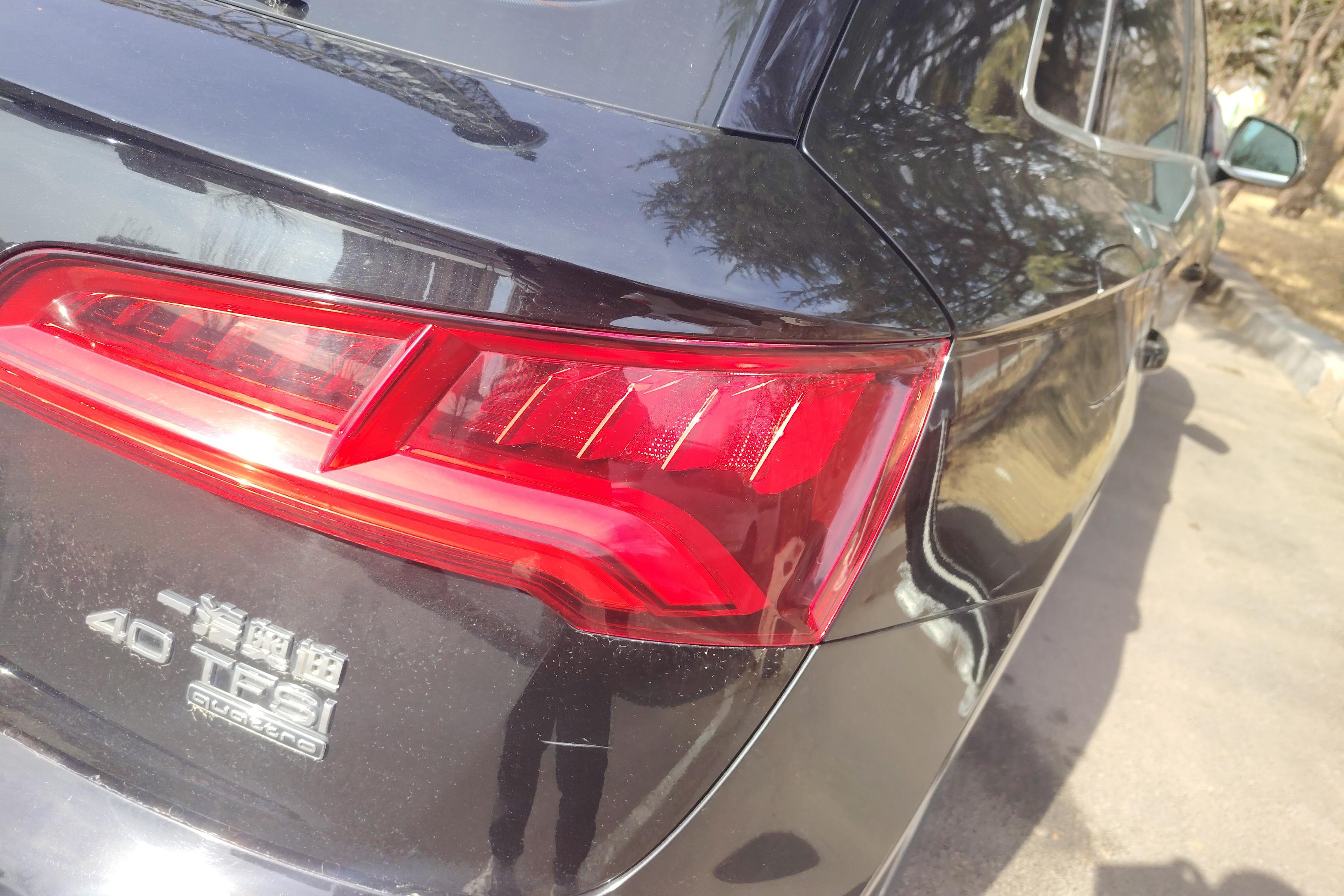 奥迪Q5L 40TFSI 2018款 2.0T 自动 荣享进取型 (国Ⅴ) 
