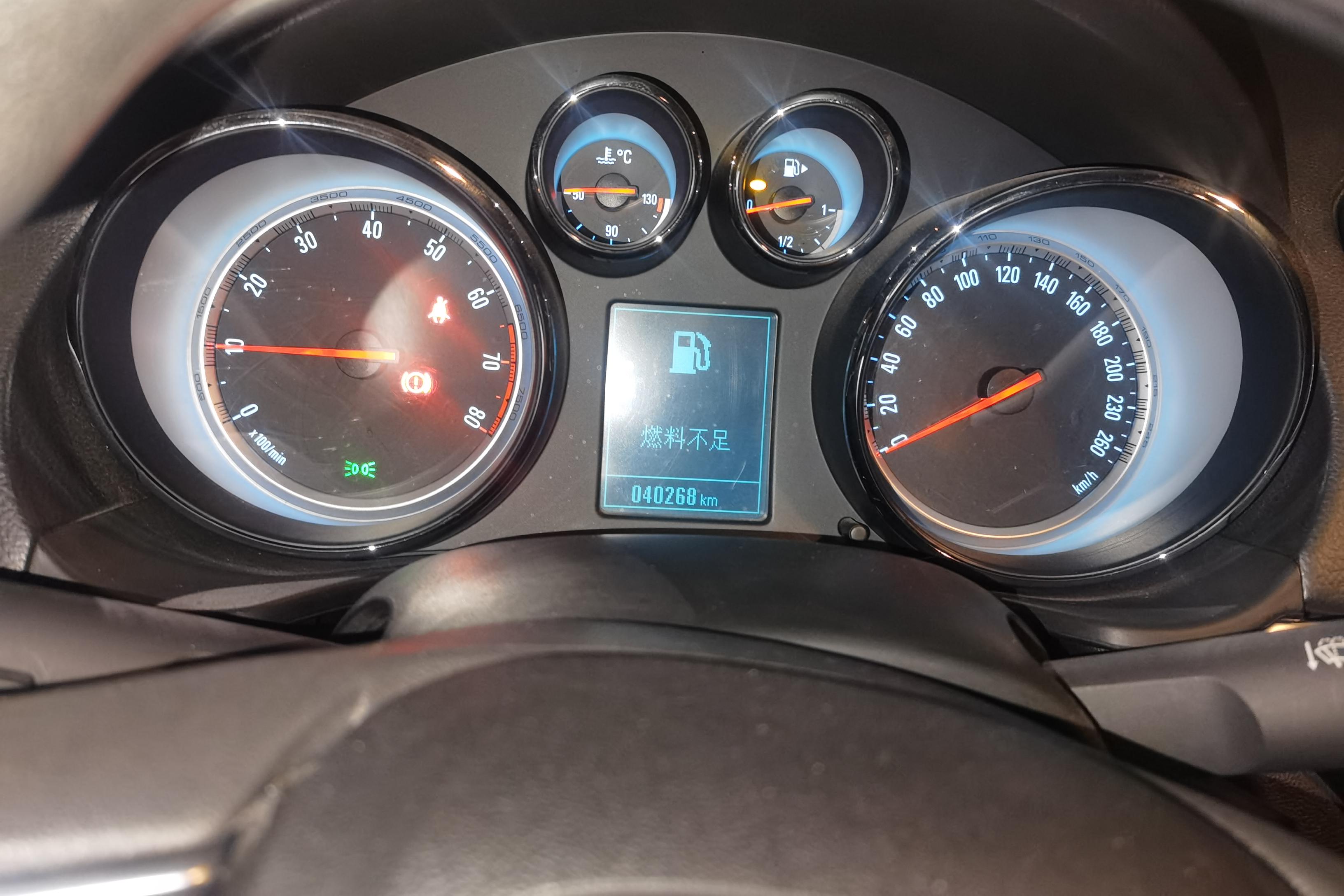 别克君威 2015款 1.6T 自动 领先技术型 (国Ⅴ) 