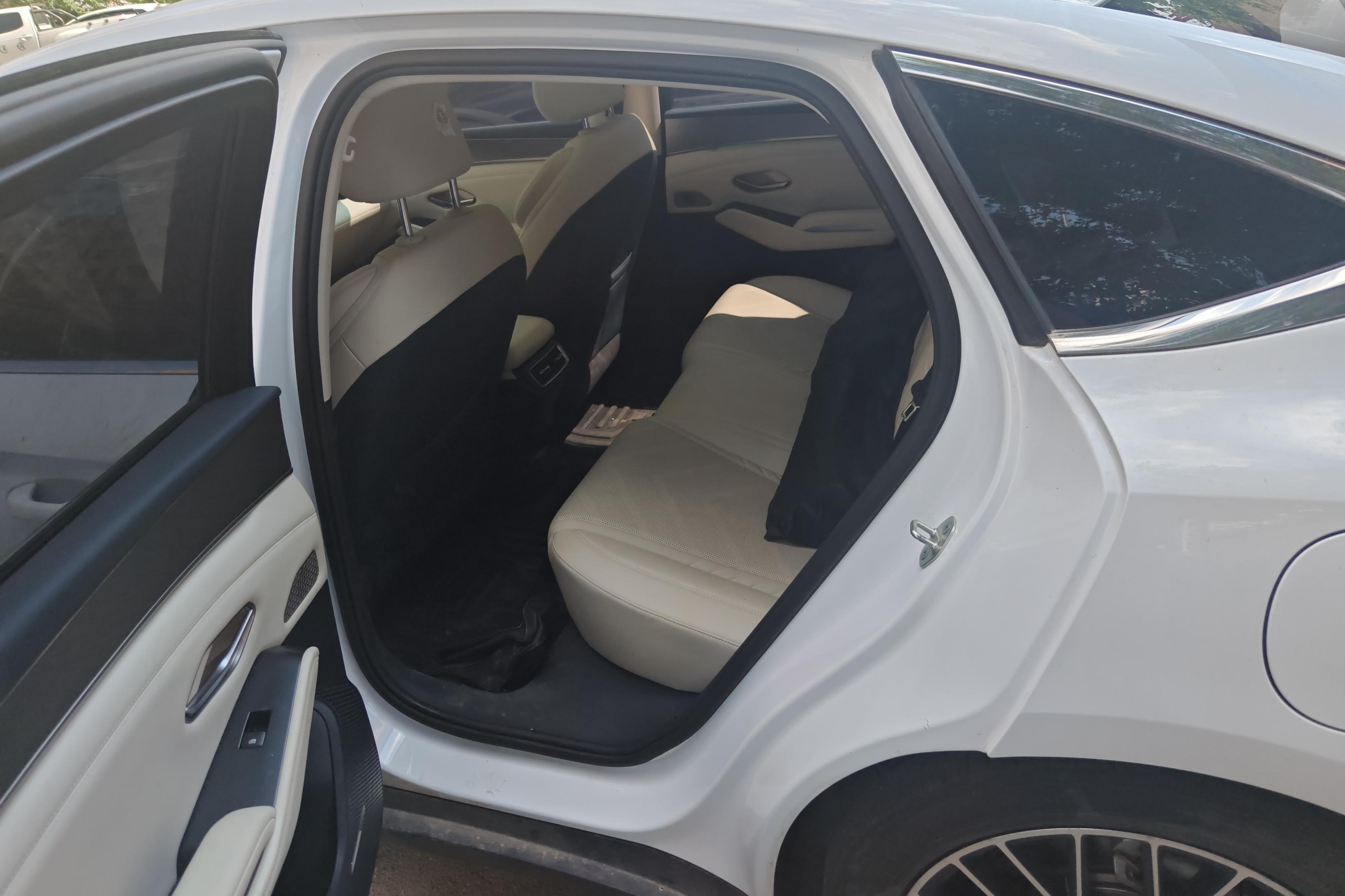 比亚迪秦L DM-i 2024款 1.5L 自动 120KM超越型 (国Ⅵ) 