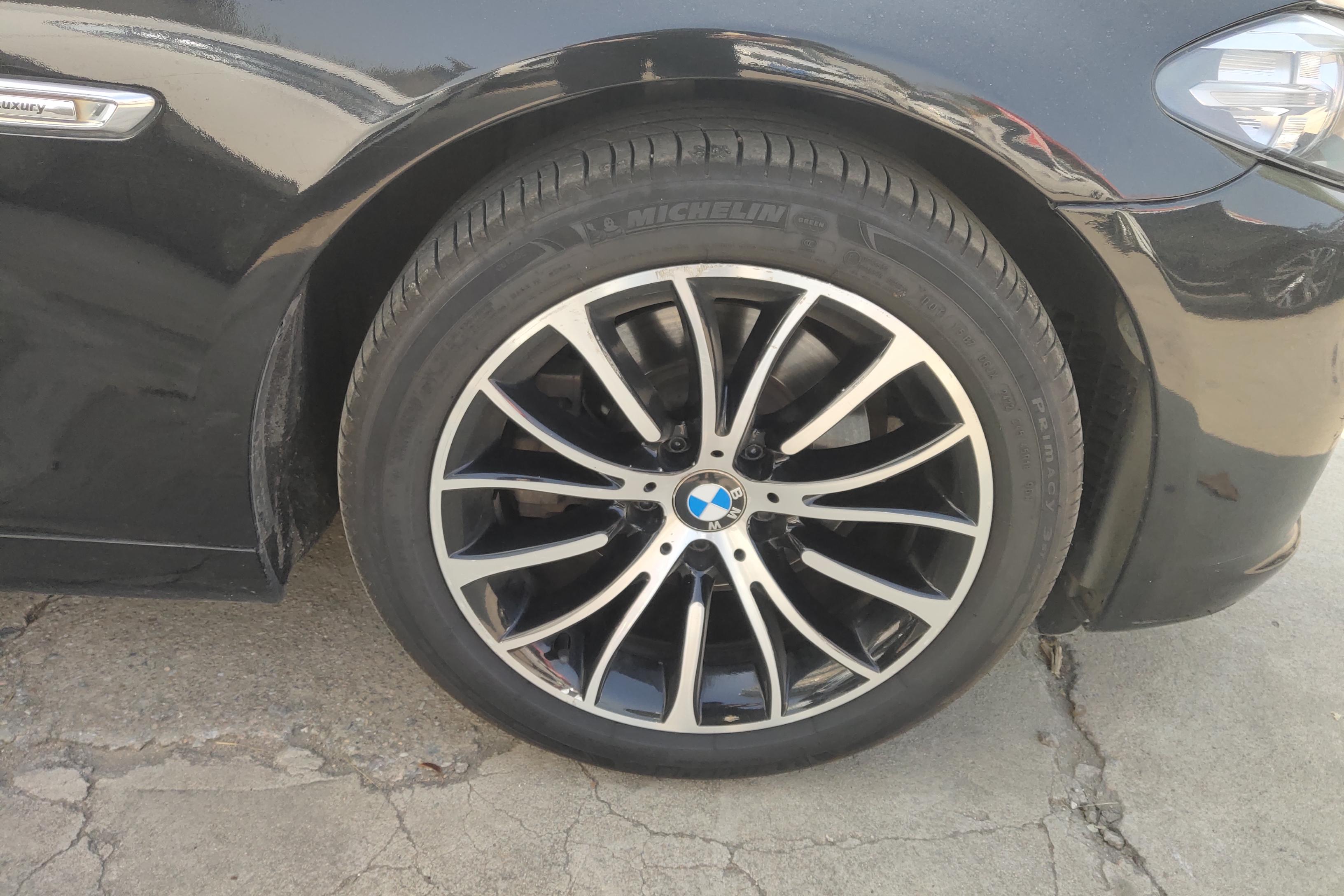 宝马5系 525Li 2014款 2.0T 自动 汽油 豪华设计套装 (国Ⅳ) 