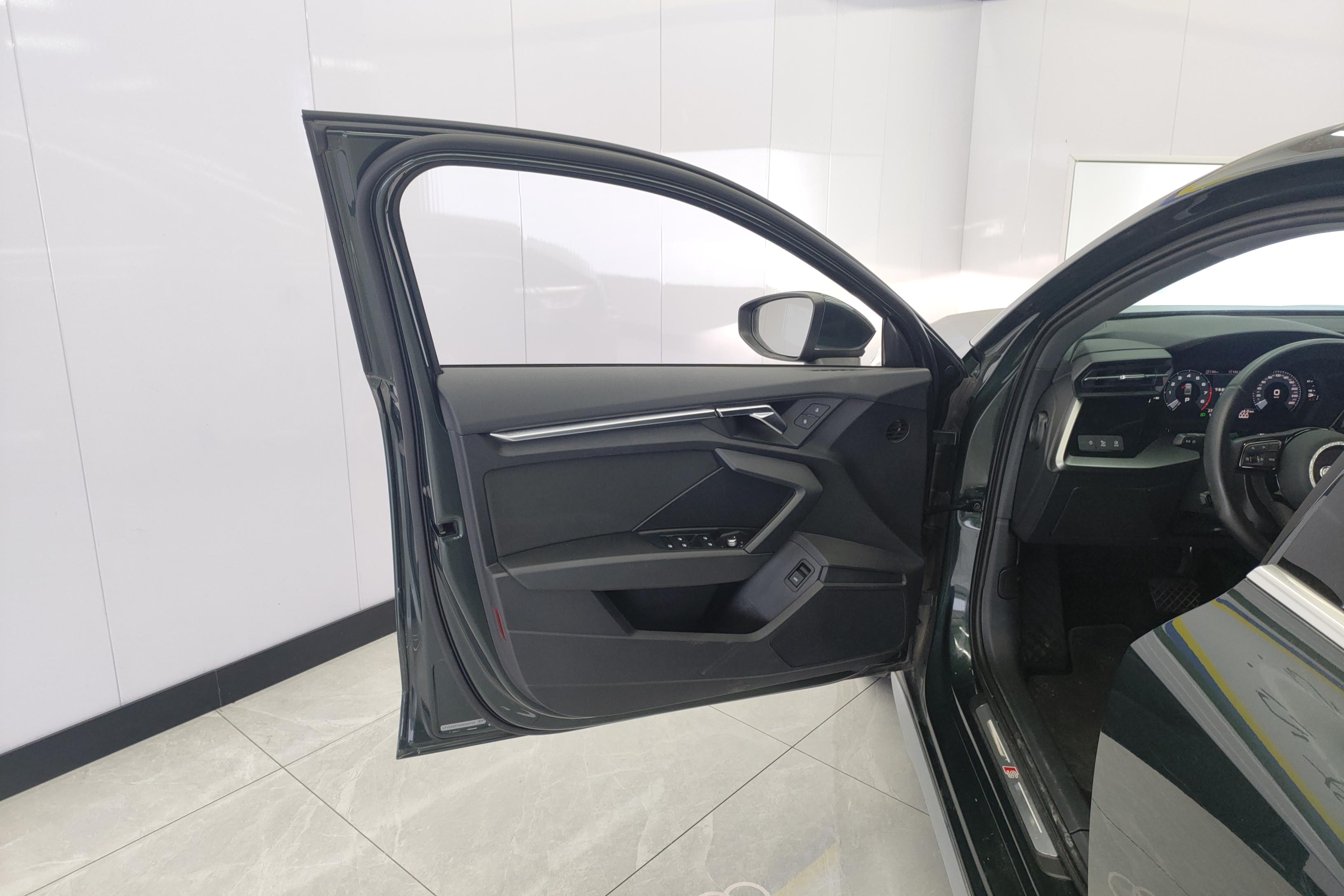 奥迪A3 L35TFSI 2022款 1.4T 自动 Limousine进取运动型 (国Ⅵ) 