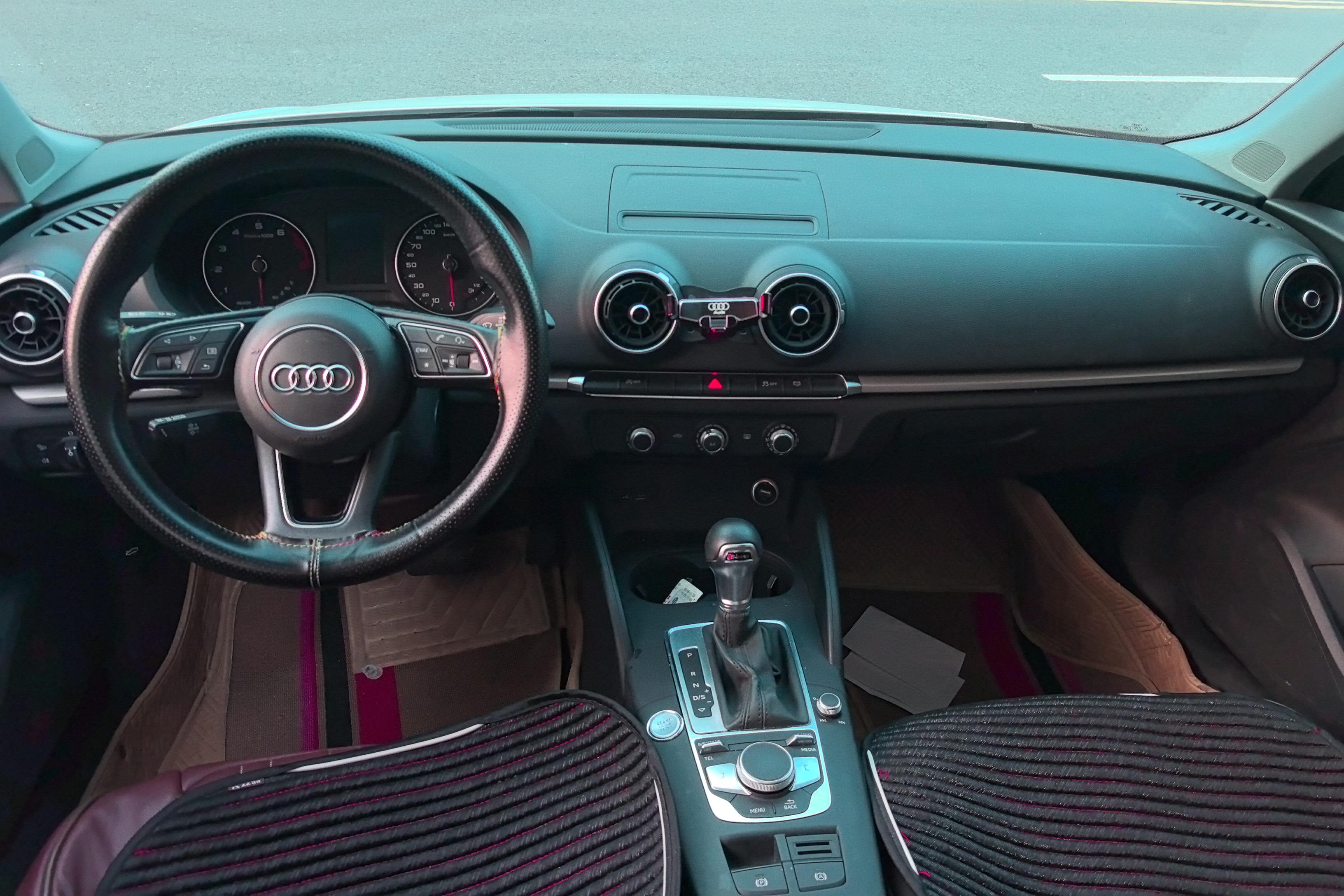 奥迪A3 35TFSI 2020款 1.4T 自动 汽油 改款进取型Sportback (国Ⅵ) 