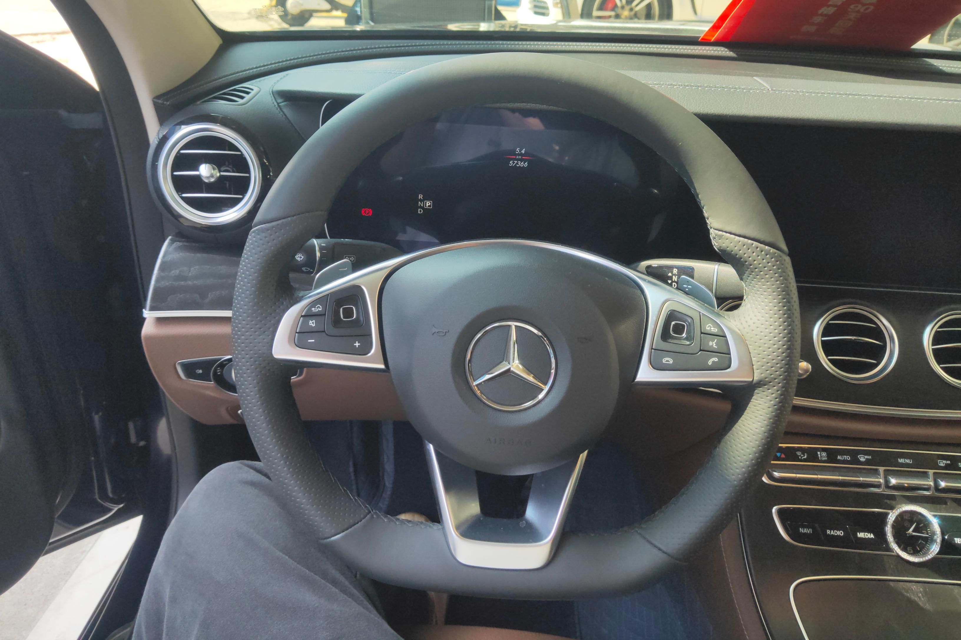 奔驰E级 E200L 2018款 2.0T 自动 汽油 运动型改款 (国Ⅴ) 