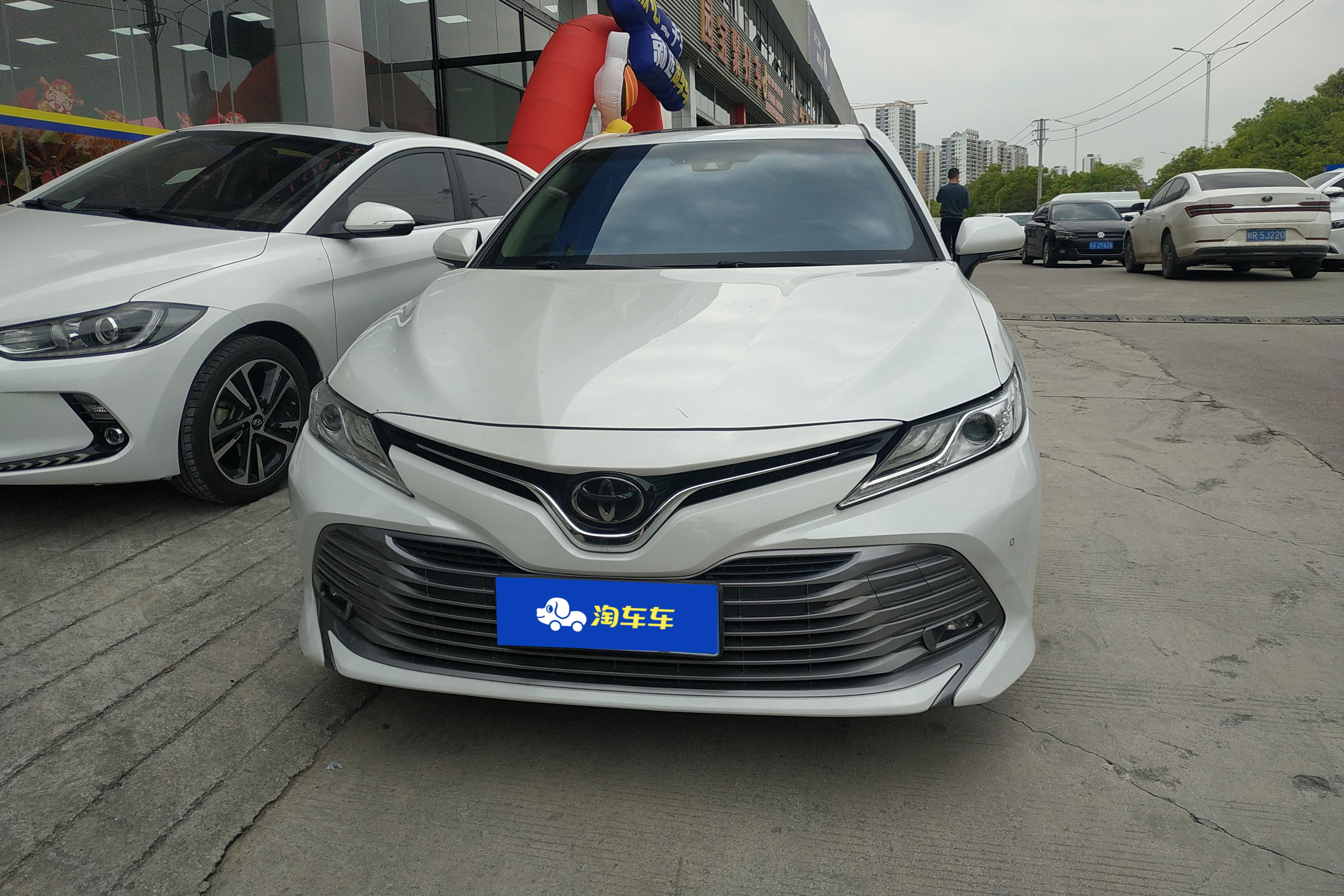 丰田凯美瑞 2019款 2.0L 自动 豪华版 (国Ⅴ) 