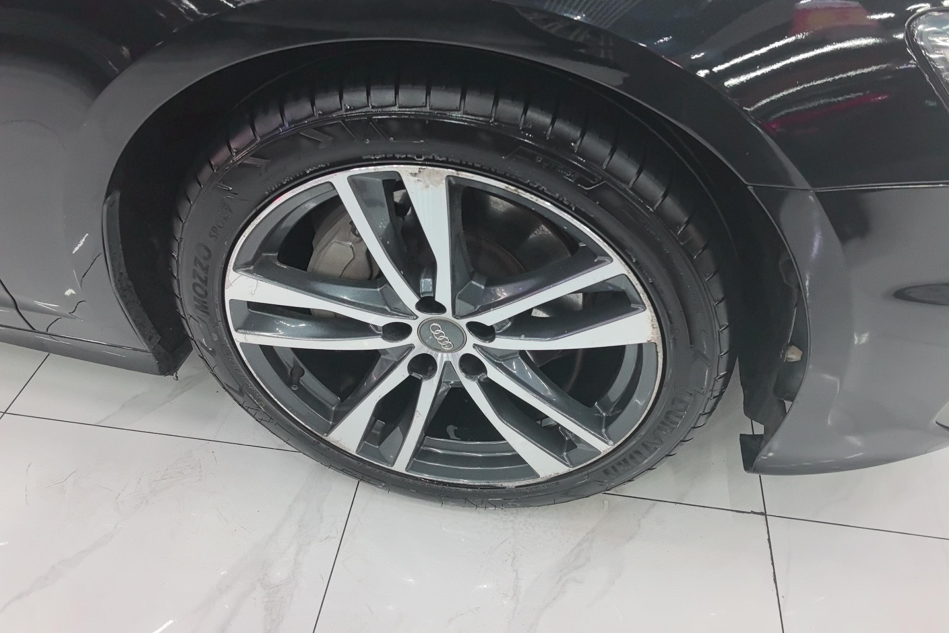 奥迪A6L 40TFSI 2020款 2.0T 自动 豪华动感型 (国Ⅵ) 