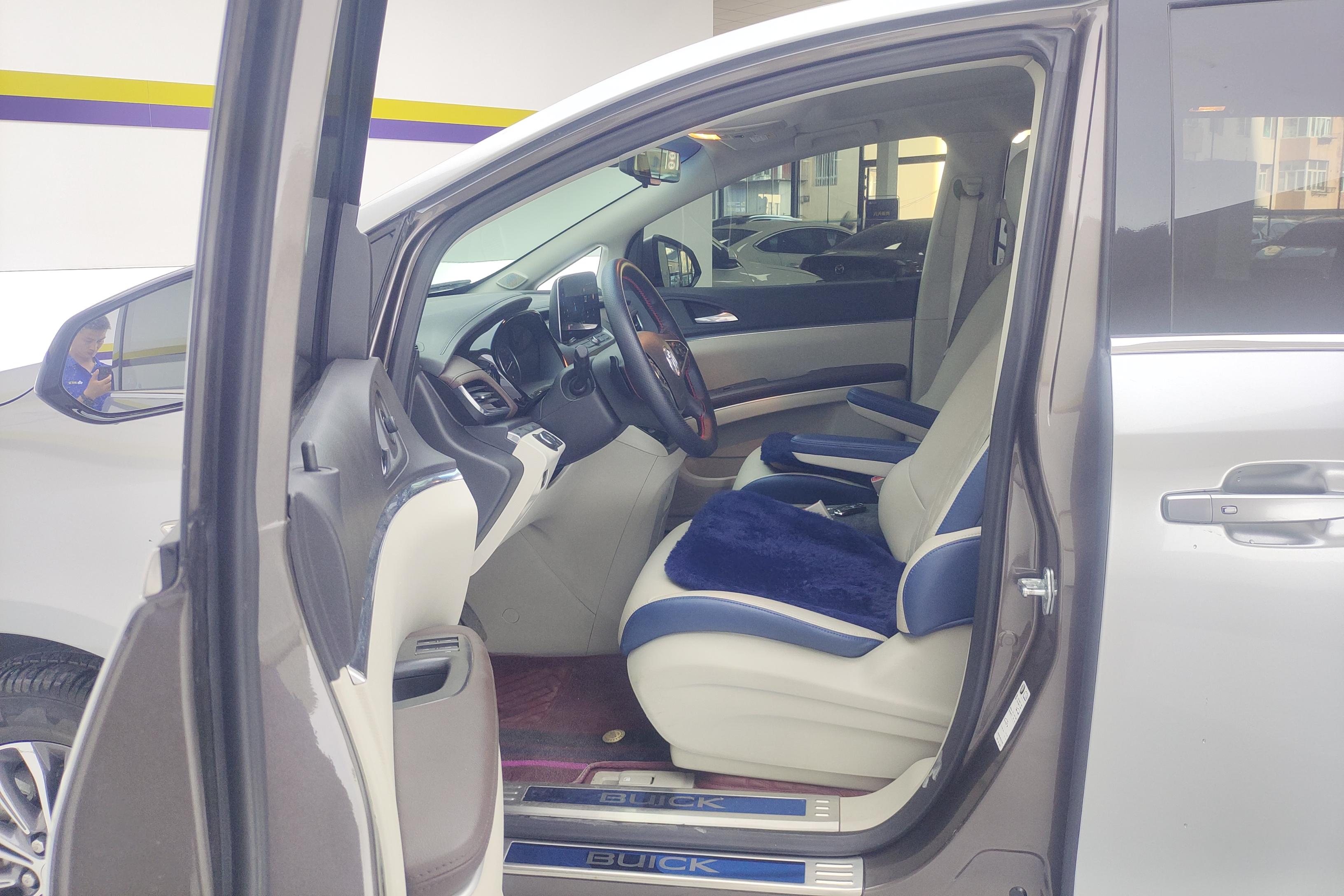 别克GL8 2023款 2.0T 自动 7座 652T智享型 (国Ⅵ) 