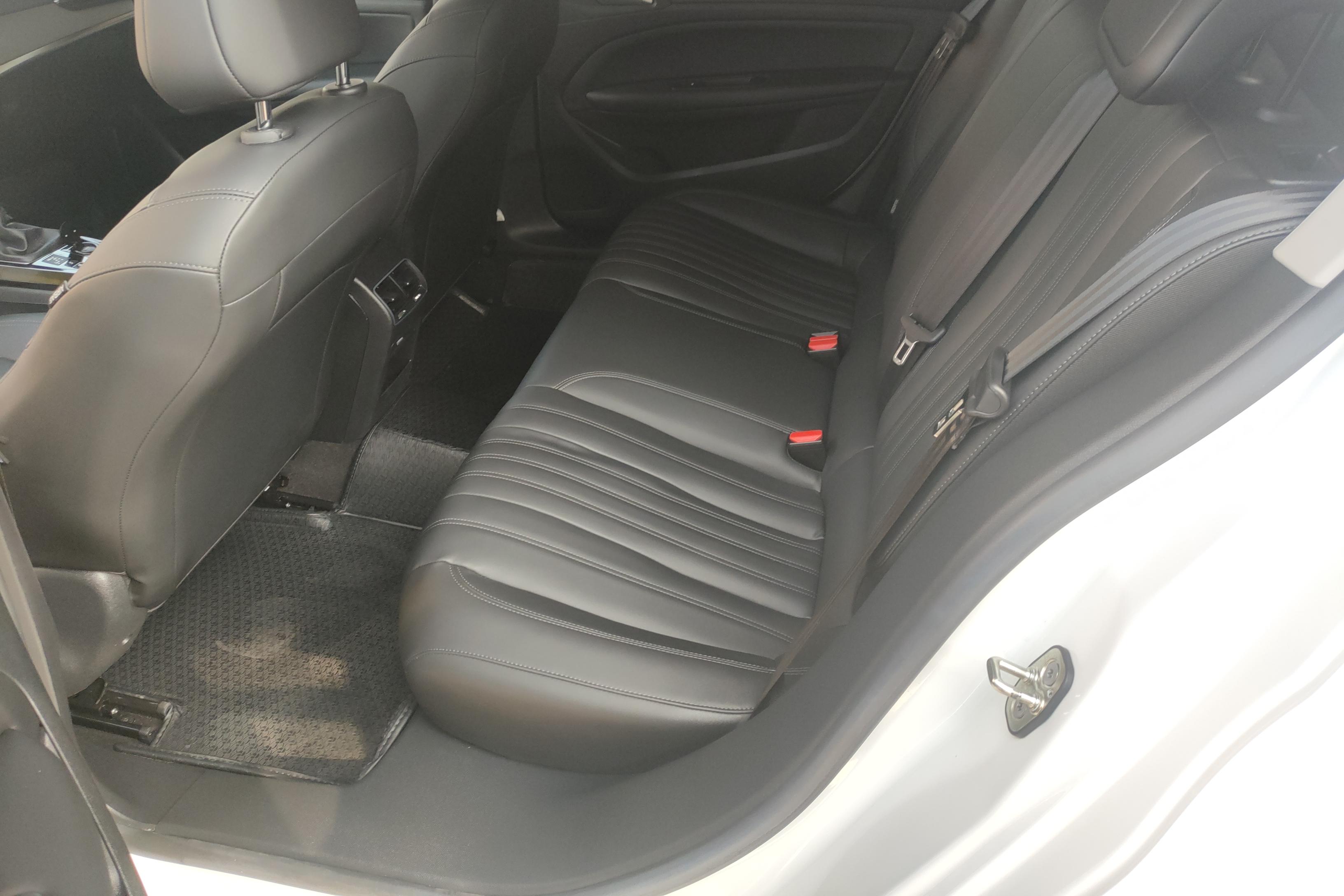 标致408 2022款 1.6T 自动 逐梦版 (国Ⅵ) 