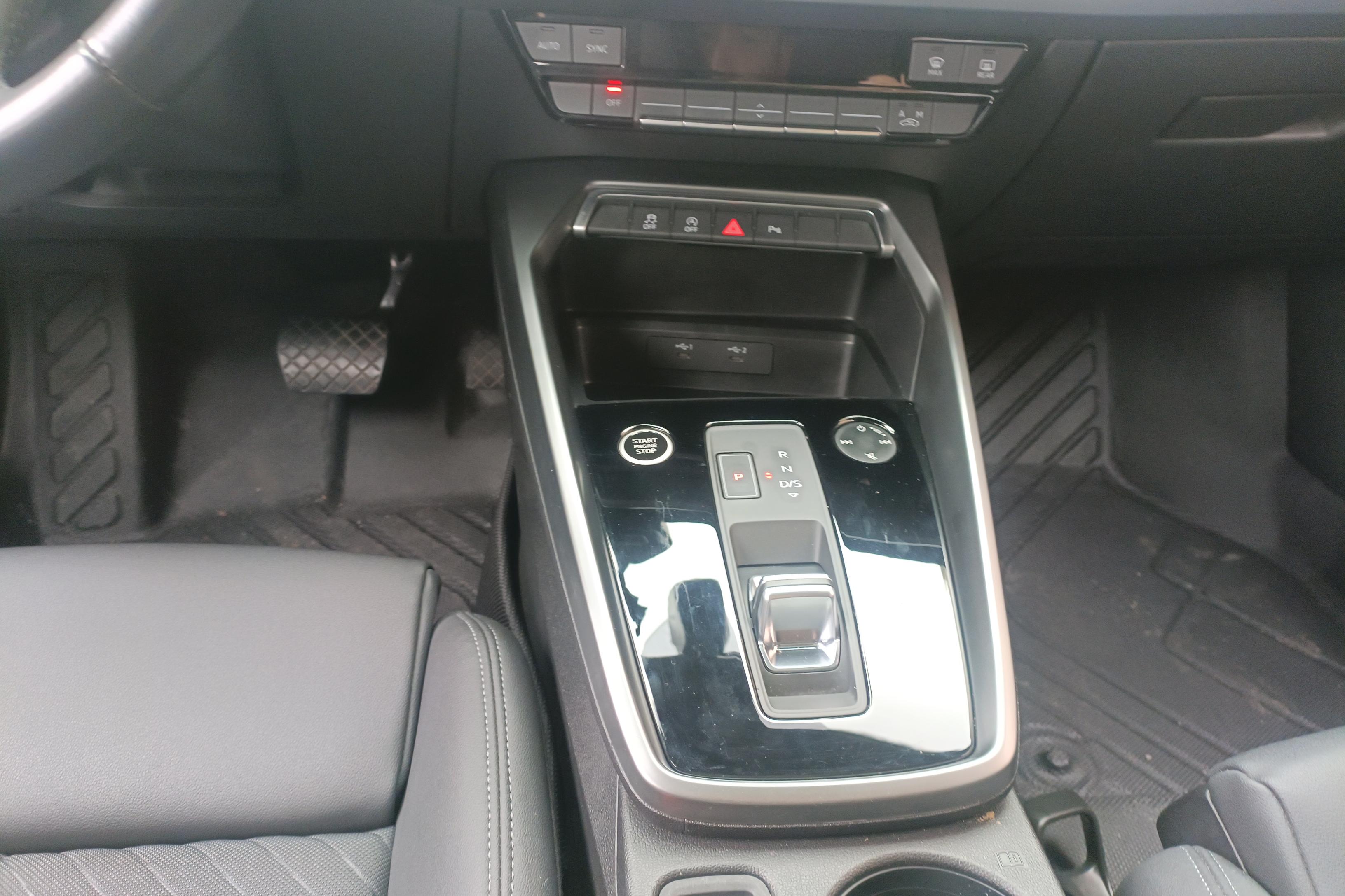 奥迪A3 35TFSI 2021款 1.4T 自动 汽油 时尚致雅型Sportback (国Ⅵ) 